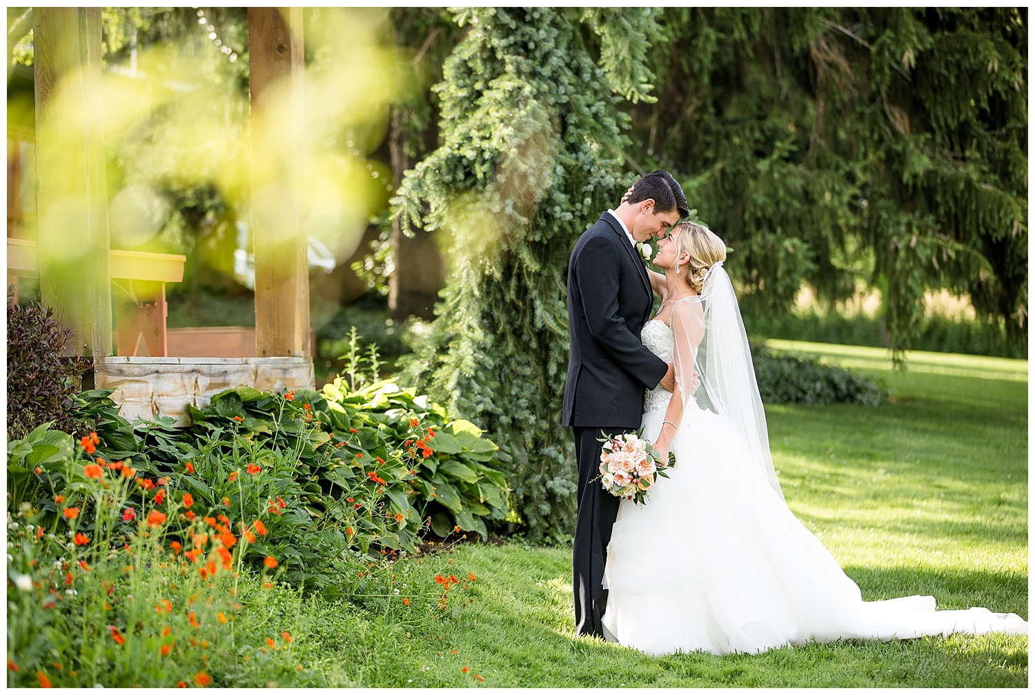 Pittsburgh Weddings | Lingrow Farms Wedding | Leechburg, PA | www.redoakweddings.com