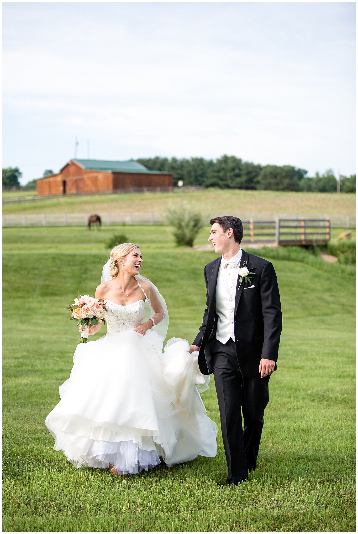 Pittsburgh Weddings | Lingrow Farms Wedding | Leechburg, PA | www.redoakweddings.com