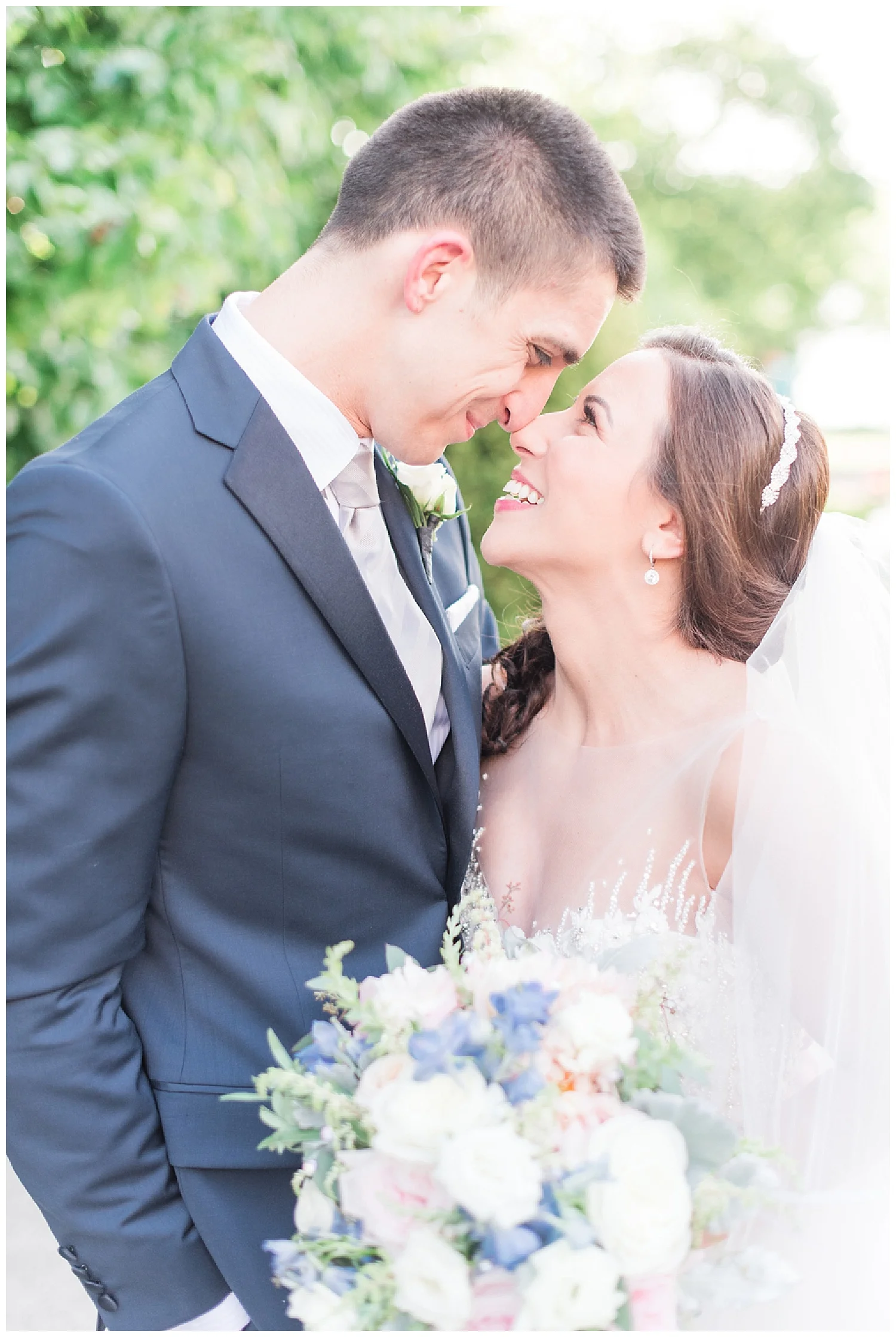 Pennsylvania Summer Wedding | Serenity Blue + Rose Quartz | The Lake House Inn | Perkasie, PA | www.redoakweddings.com