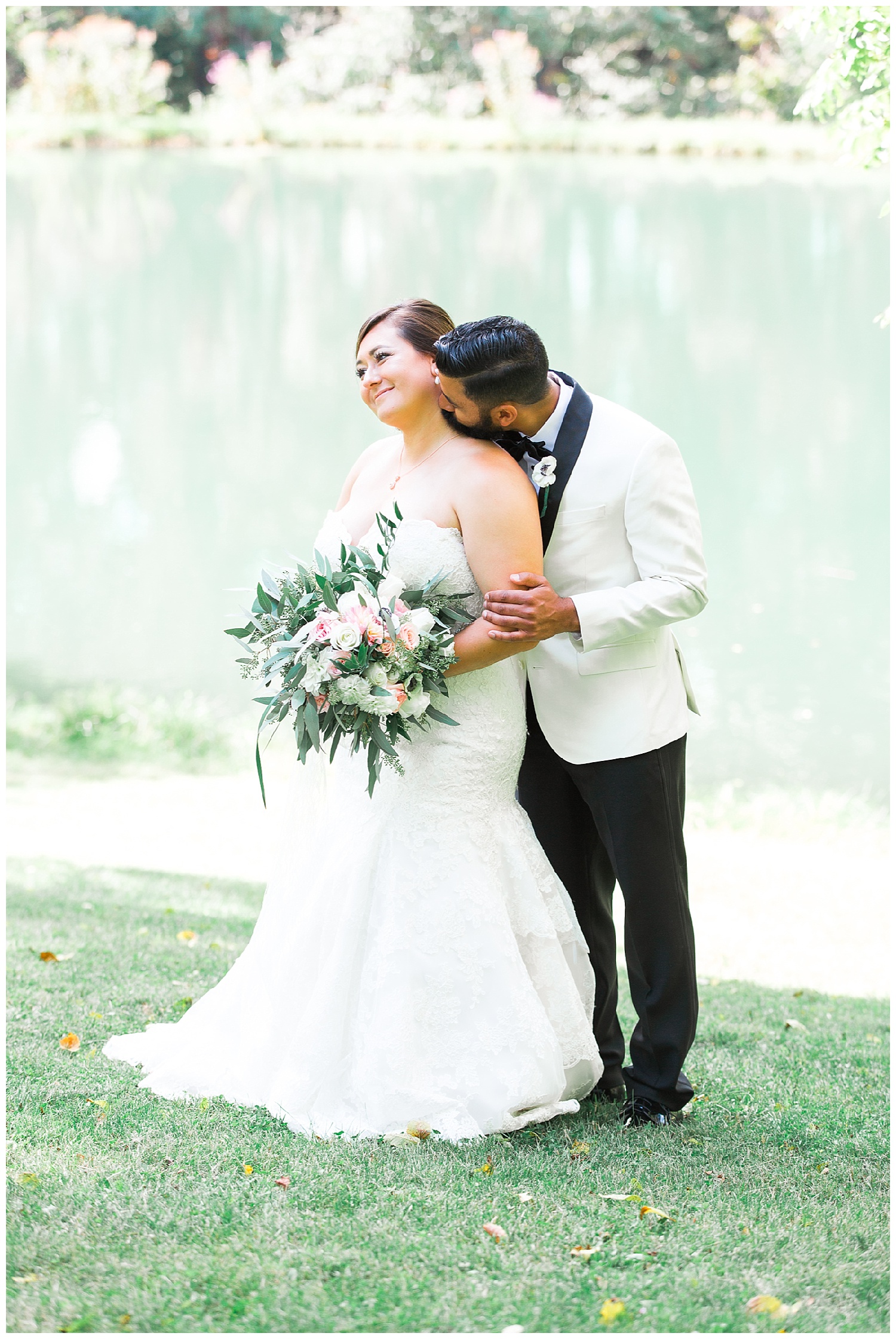Outdoor Pennsylvania Tented Wedding | Cabot, PA | www.redoakweddings.com
