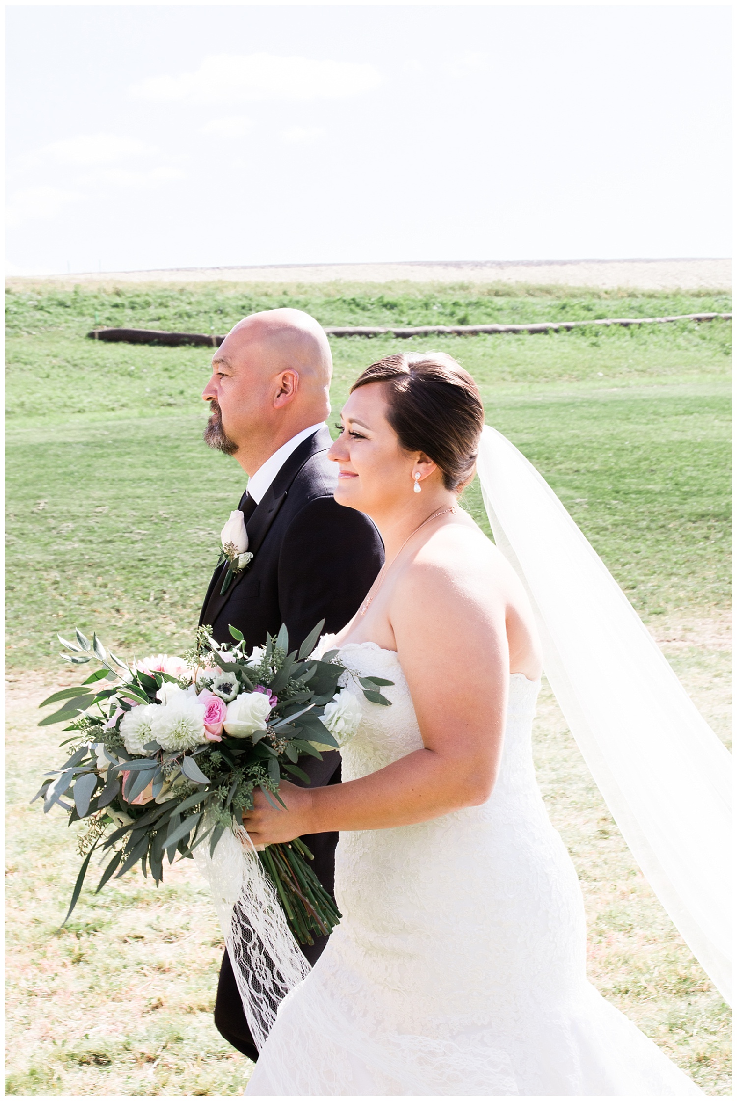 Outdoor Pennsylvania Tented Wedding | Cabot, PA | www.redoakweddings.com