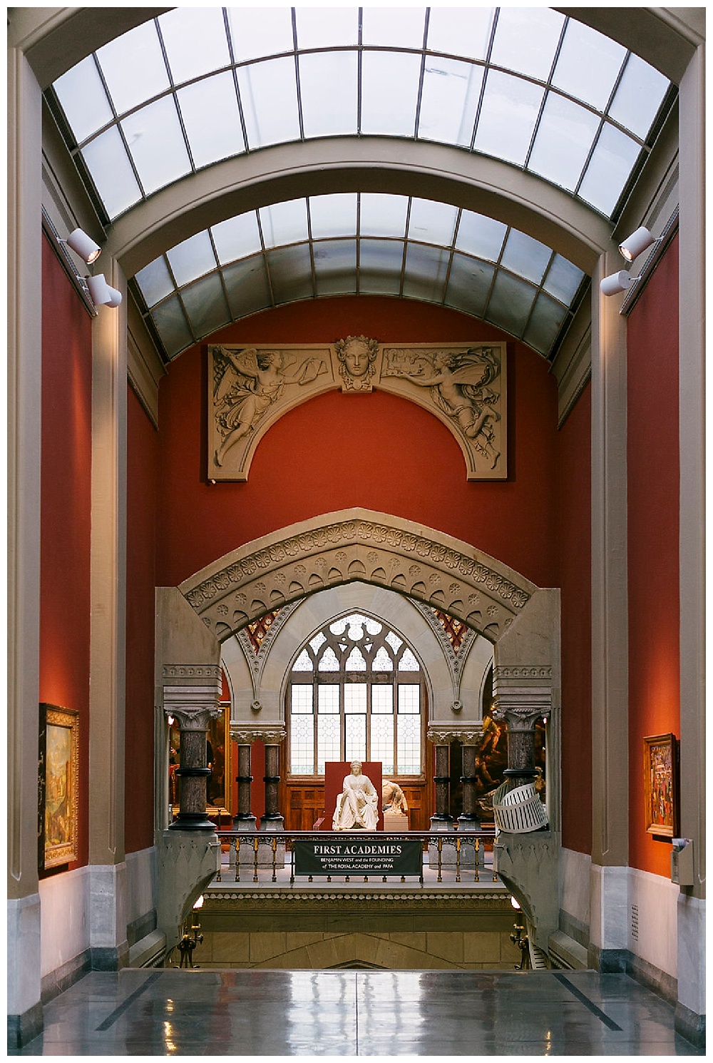 Historic Modern Wedding Inspiration |Pennsylvania Academy of Fine Arts | Philadelphia, PA | Philly Weddings | www.redoakweddings.com
