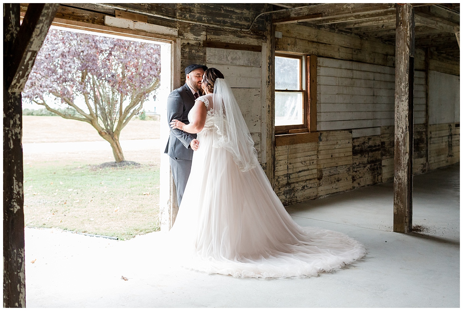 Eagle Manor | Waterfront Jersey Shore Barn Wedding | Fairfield Township, NJ | www.redoakweddings.com