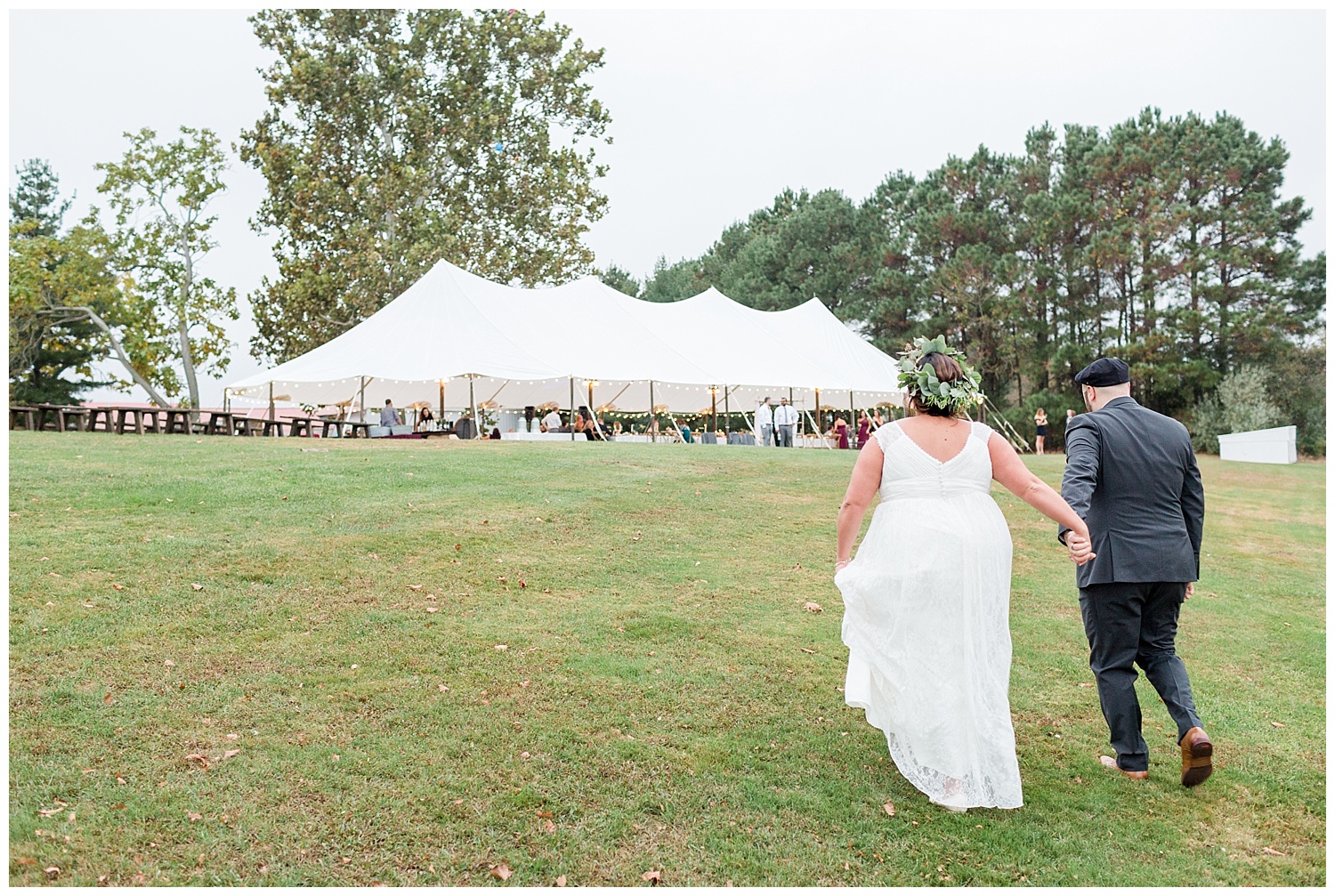 Eagle Manor | Waterfront Jersey Shore Barn Wedding | Fairfield Township, NJ | www.redoakweddings.com
