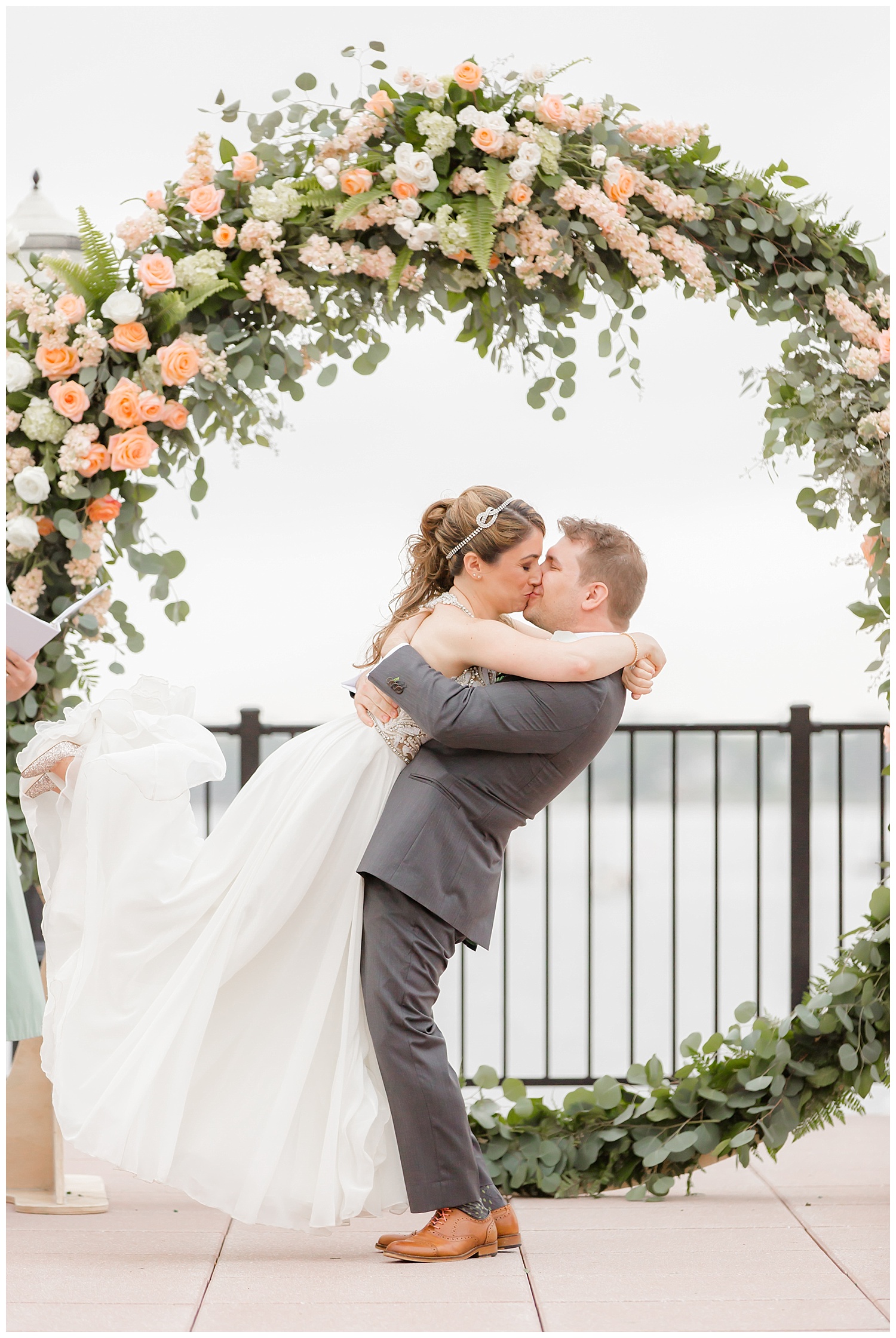 New Jersey Summer Wedding | The Molly Pitcher Inn, Red Bank NJ | www.redoakweddings.com