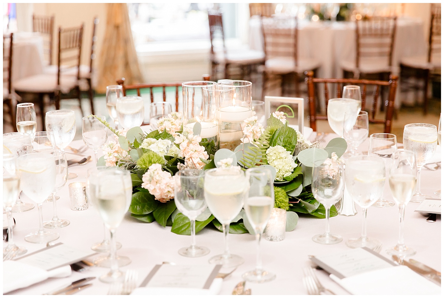 New Jersey Summer Wedding | The Molly Pitcher Inn, Red Bank NJ | www.redoakweddings.com