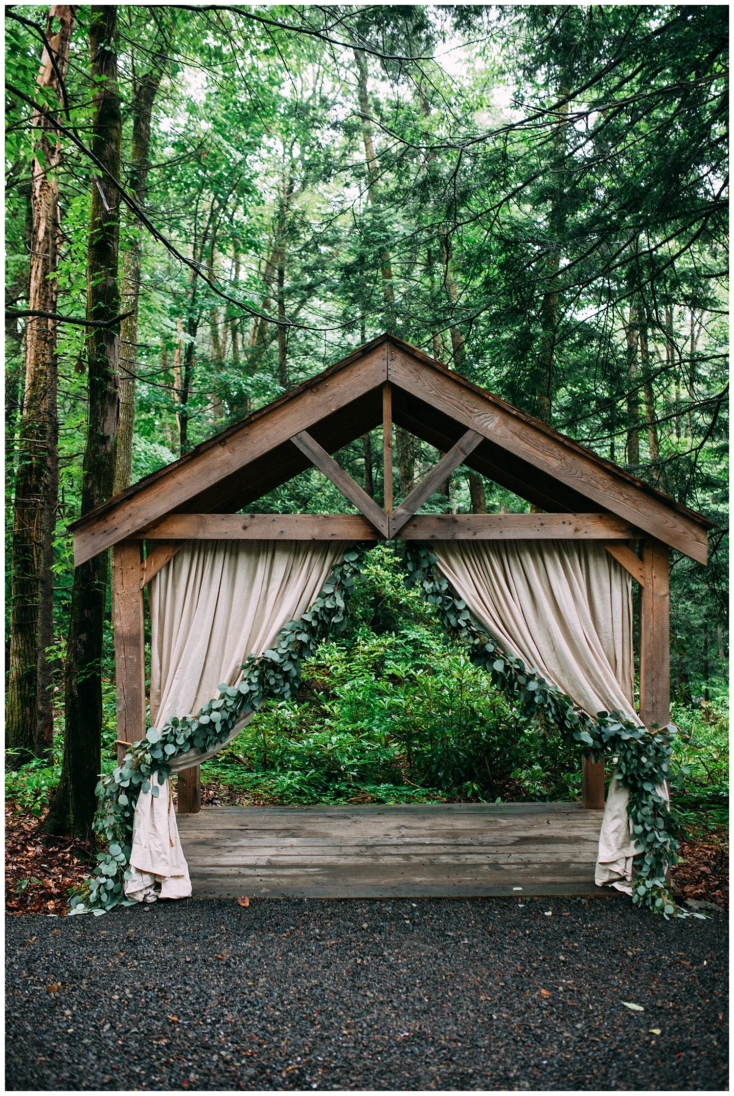 Pennsylvania Weddings | Tall Timber Barn | Pocono Weddings | www.redoakweddings.com