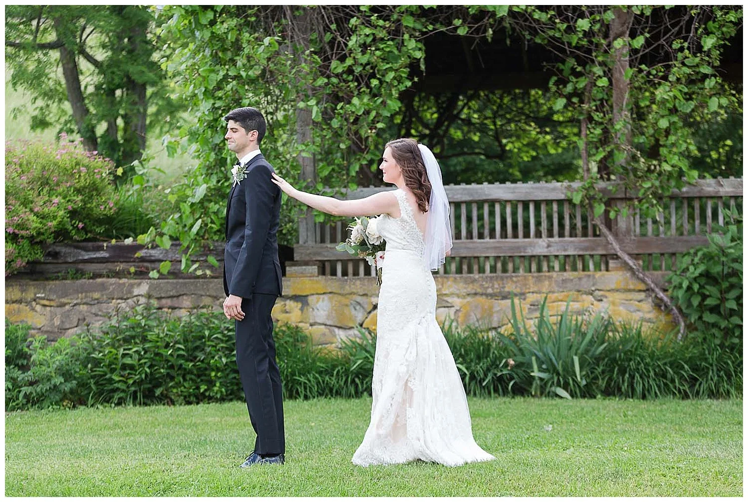 Red Maple Vineyard Wedding | Hudson Valley Vineyard Wedding | West Park, NY | www.redoakweddings.com