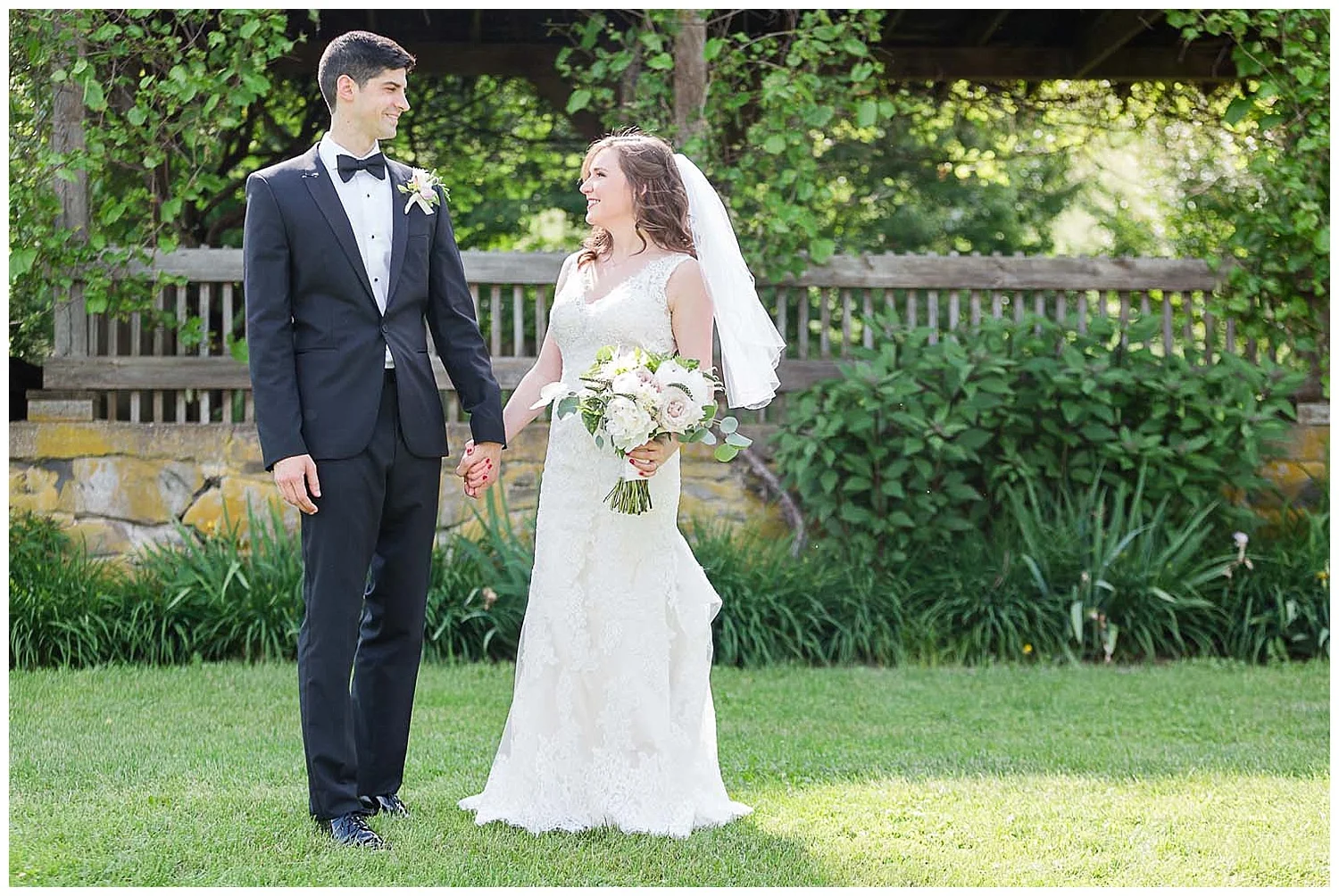 Red Maple Vineyard Wedding | Hudson Valley Vineyard Wedding | West Park, NY | www.redoakweddings.com