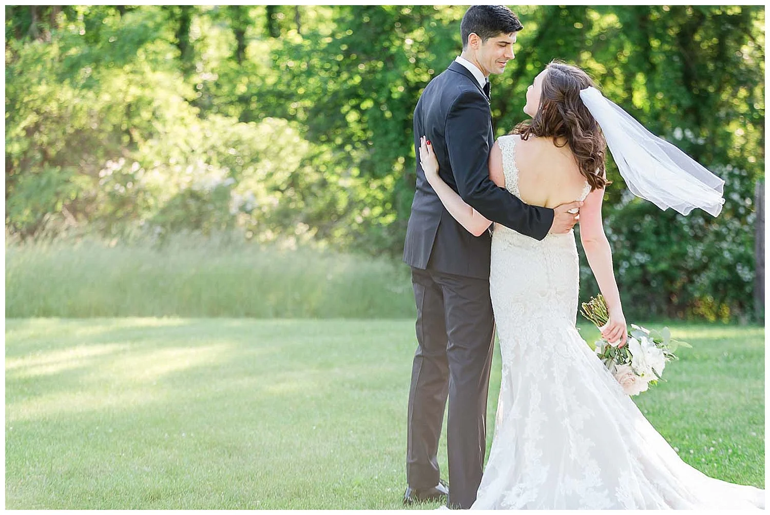 Red Maple Vineyard Wedding | Hudson Valley Vineyard Wedding | West Park, NY | www.redoakweddings.com