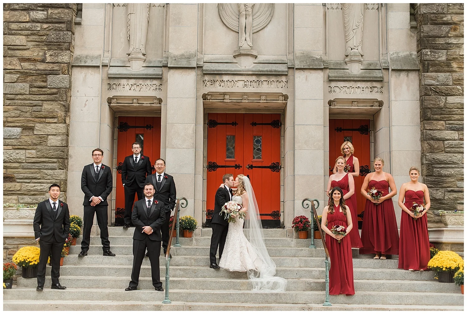 Pennsylvania Spring Wedding |Flourtown Country Club | Flourtown, PA | www.redoakweddings.com
