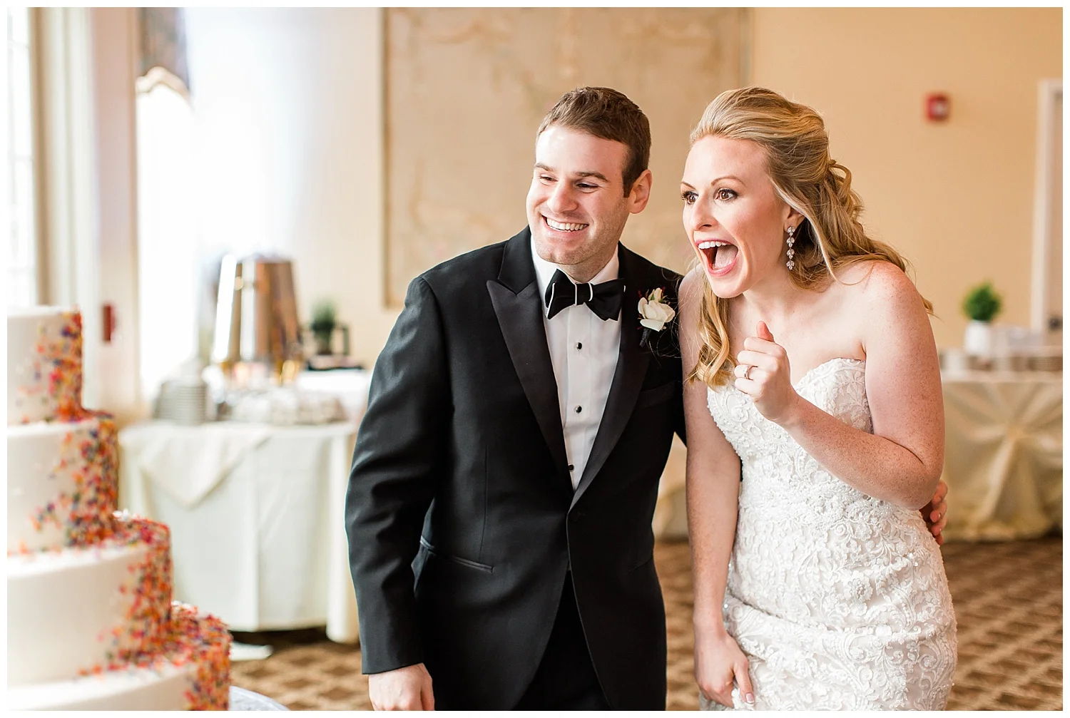 Pennsylvania Spring Wedding |Flourtown Country Club | Flourtown, PA | www.redoakweddings.com