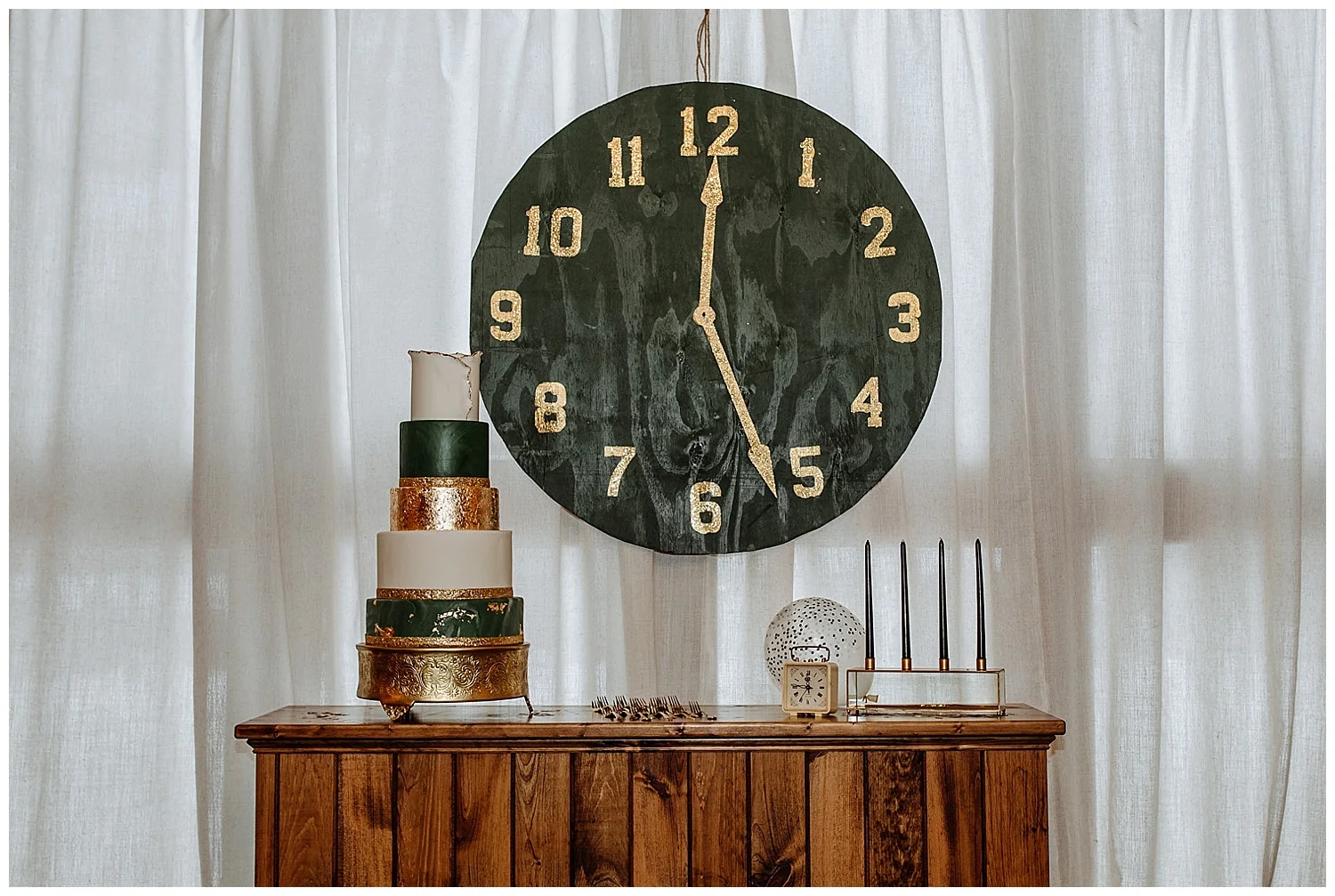 NYE Wedding | Hudson Valley Weddings | Gilbertsville Farmhouse | www.redoakweddings.com