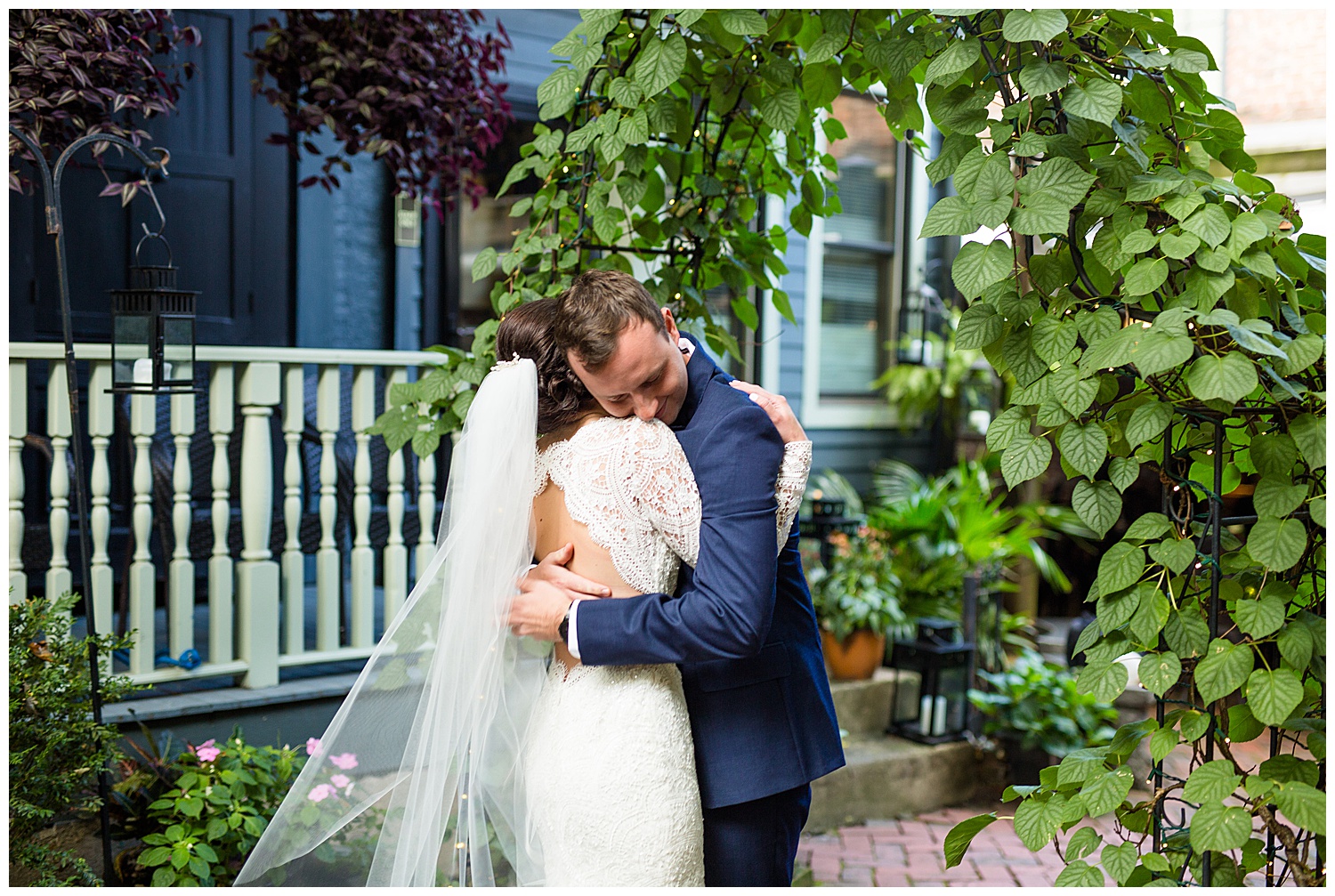 Morning Glory Inn Wedding | Intimate Pittsburgh Autumn Wedding | Pittsburgh, PA | www.redoakweddings.com