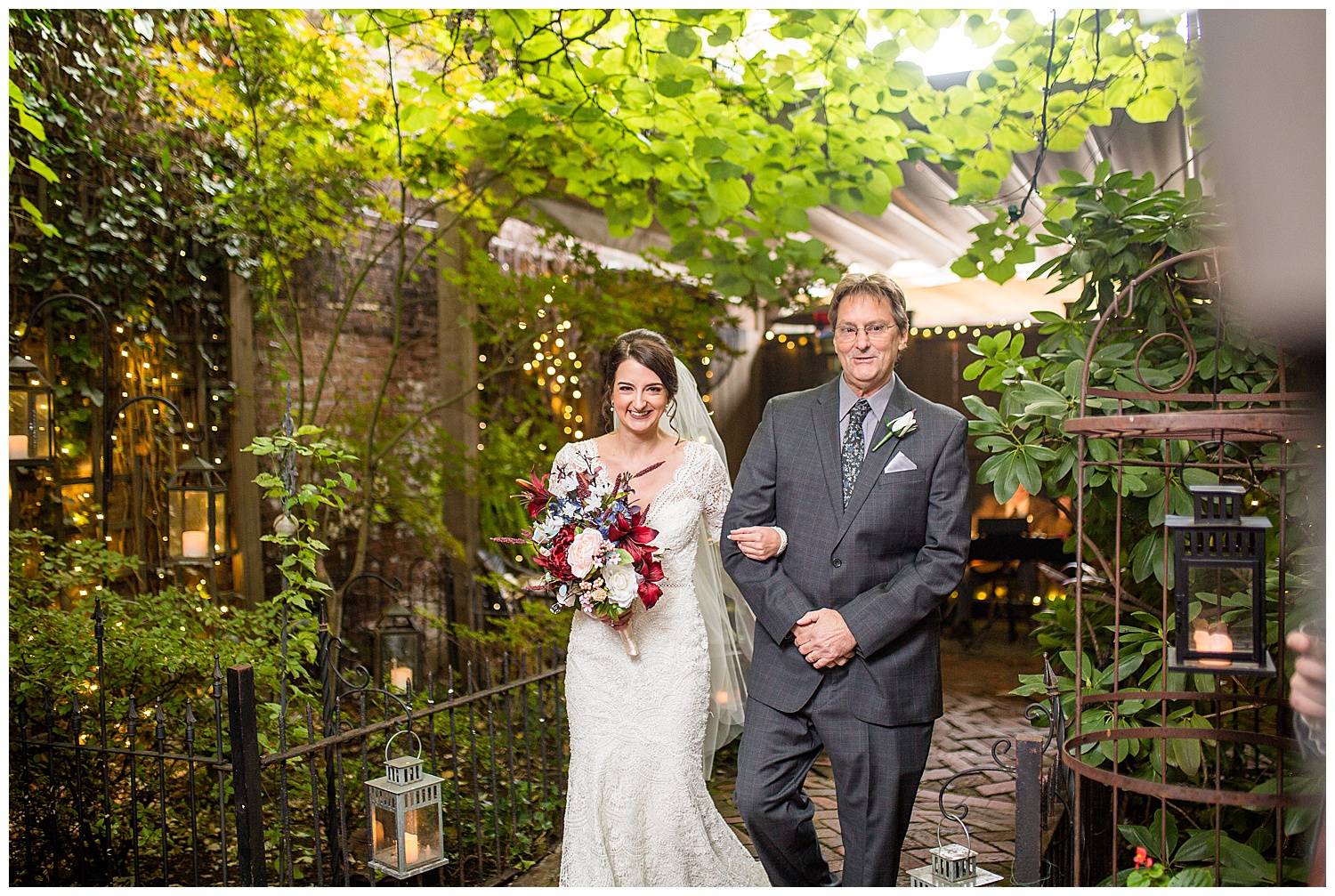 Morning Glory Inn Wedding | Intimate Pittsburgh Autumn Wedding | Pittsburgh, PA | www.redoakweddings.com
