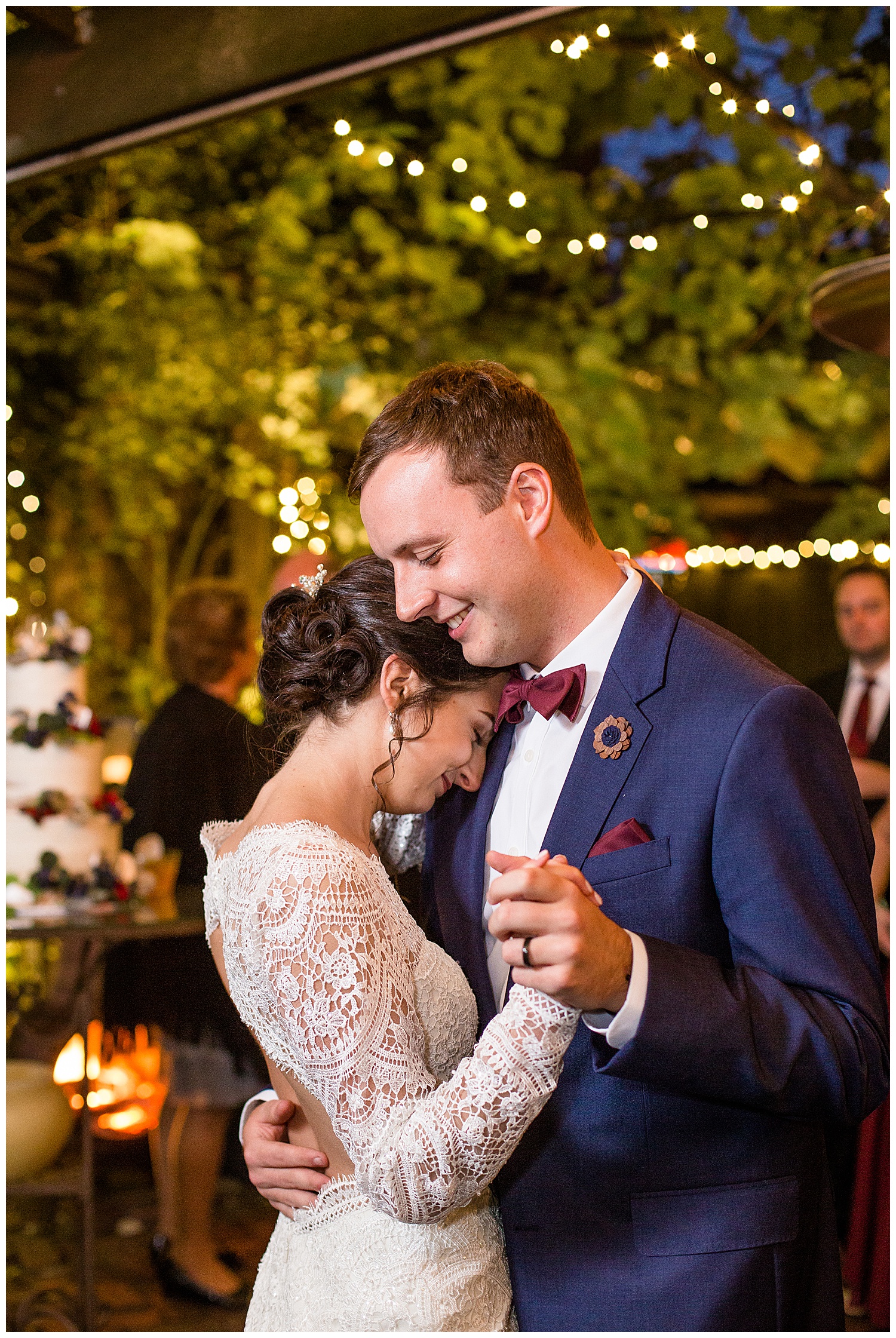 Morning Glory Inn Wedding | Intimate Pittsburgh Autumn Wedding | Pittsburgh, PA | www.redoakweddings.com