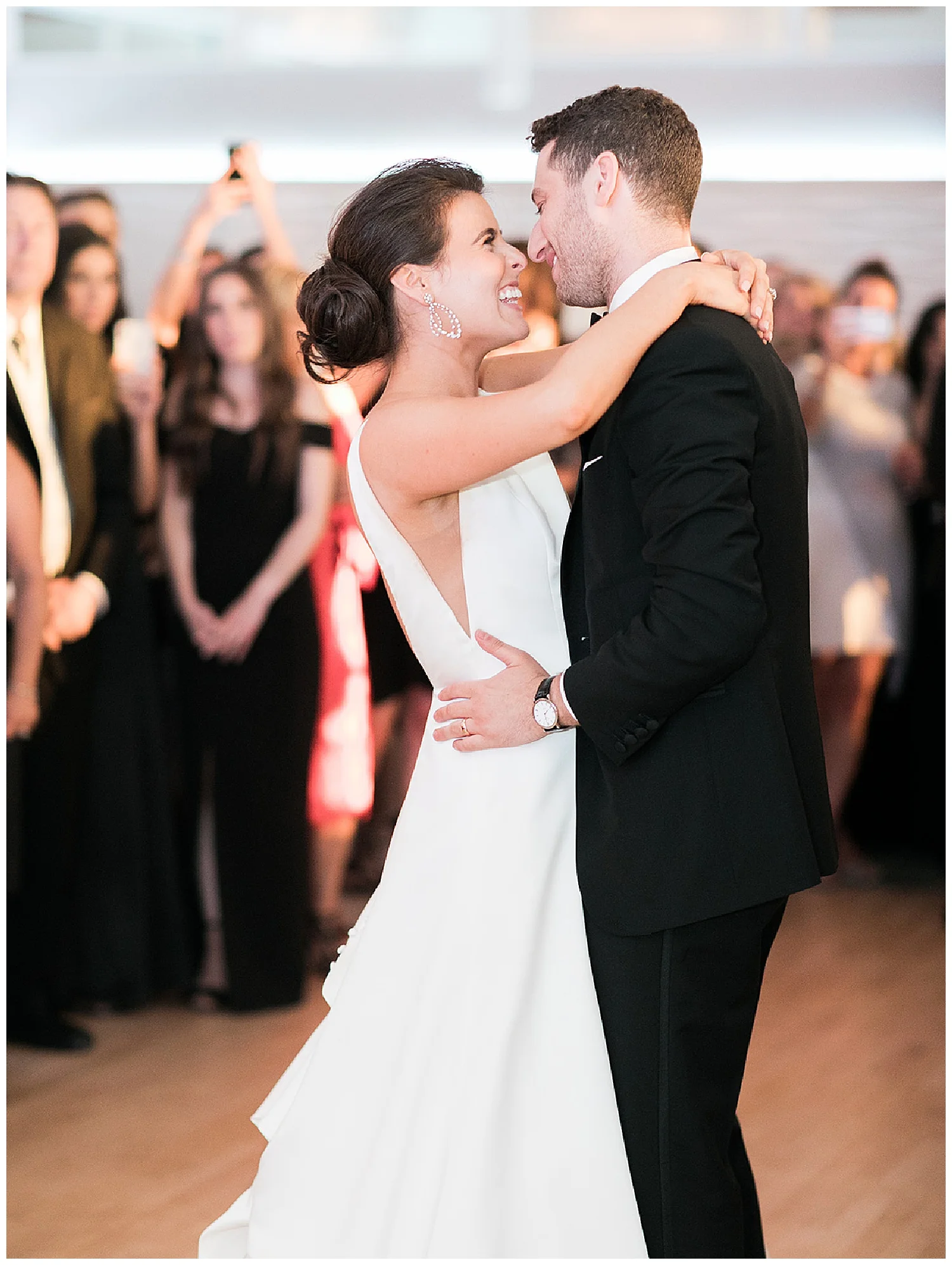 Crescent Beach Club Wedding | Black Tie Beach Wedding | Bayville, NY | www.redoakweddings.com