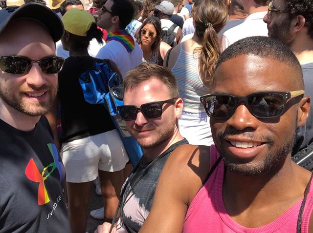 So Many People!! But so happy to be celebrating #worldpride in New York with friends! #gay #lgbt #pride
.
.
.
.
 #primeshots #instamagazine_ #instagoodmyphoto #visualambassadors #folkgood #peopleinframe #highsnobiety #createyourhype #streetmobs #thec