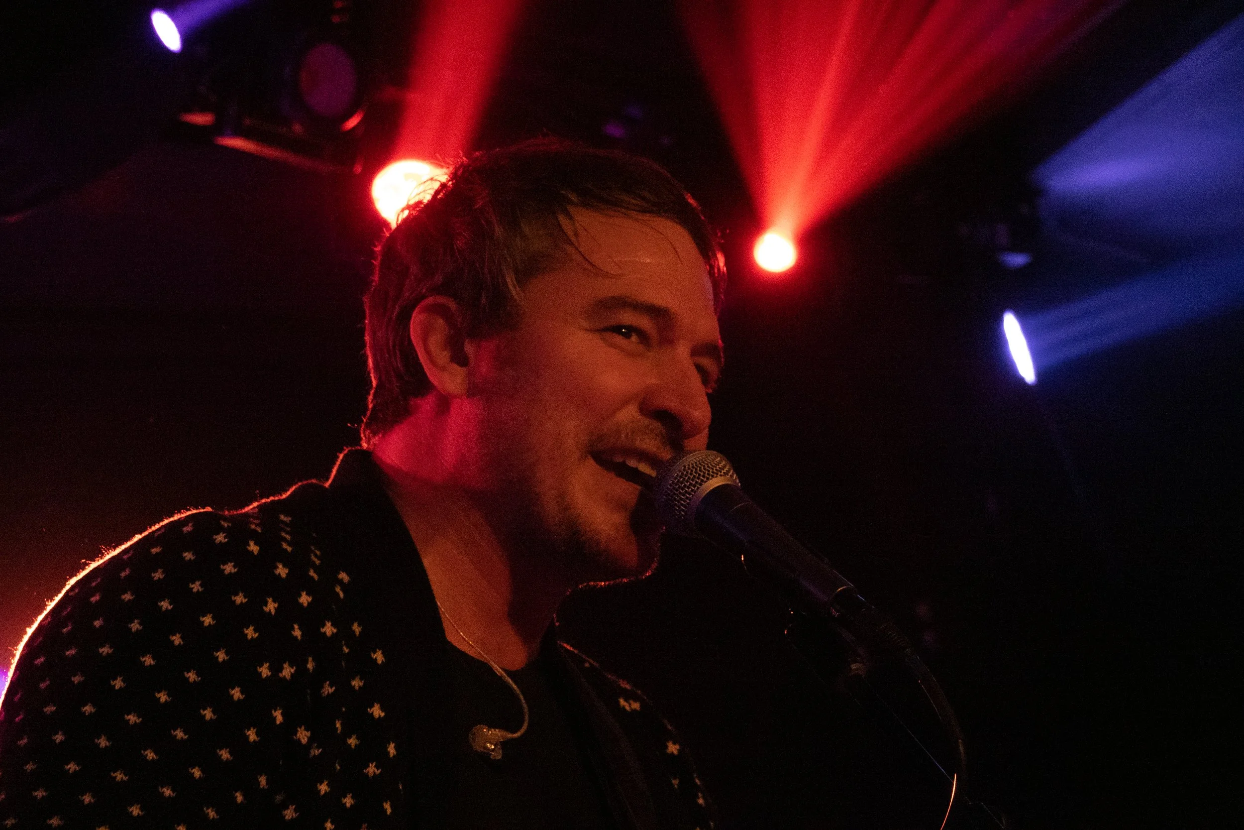 Mae Performs at Union Stage