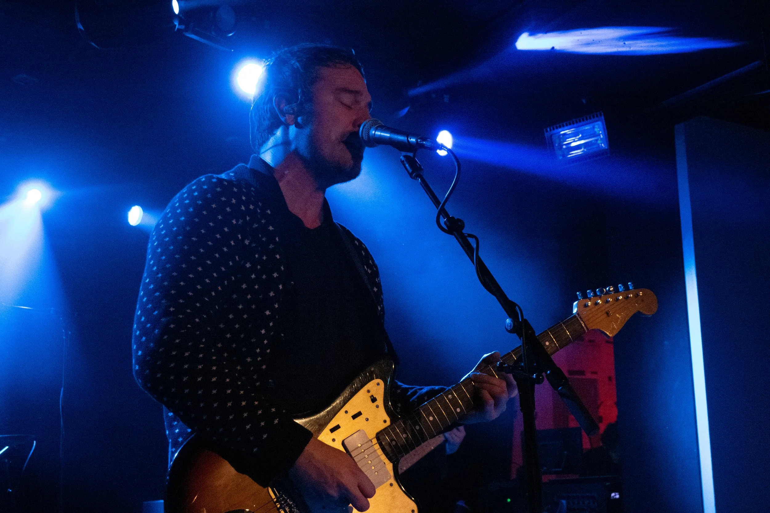 Mae Performs at Union Stage