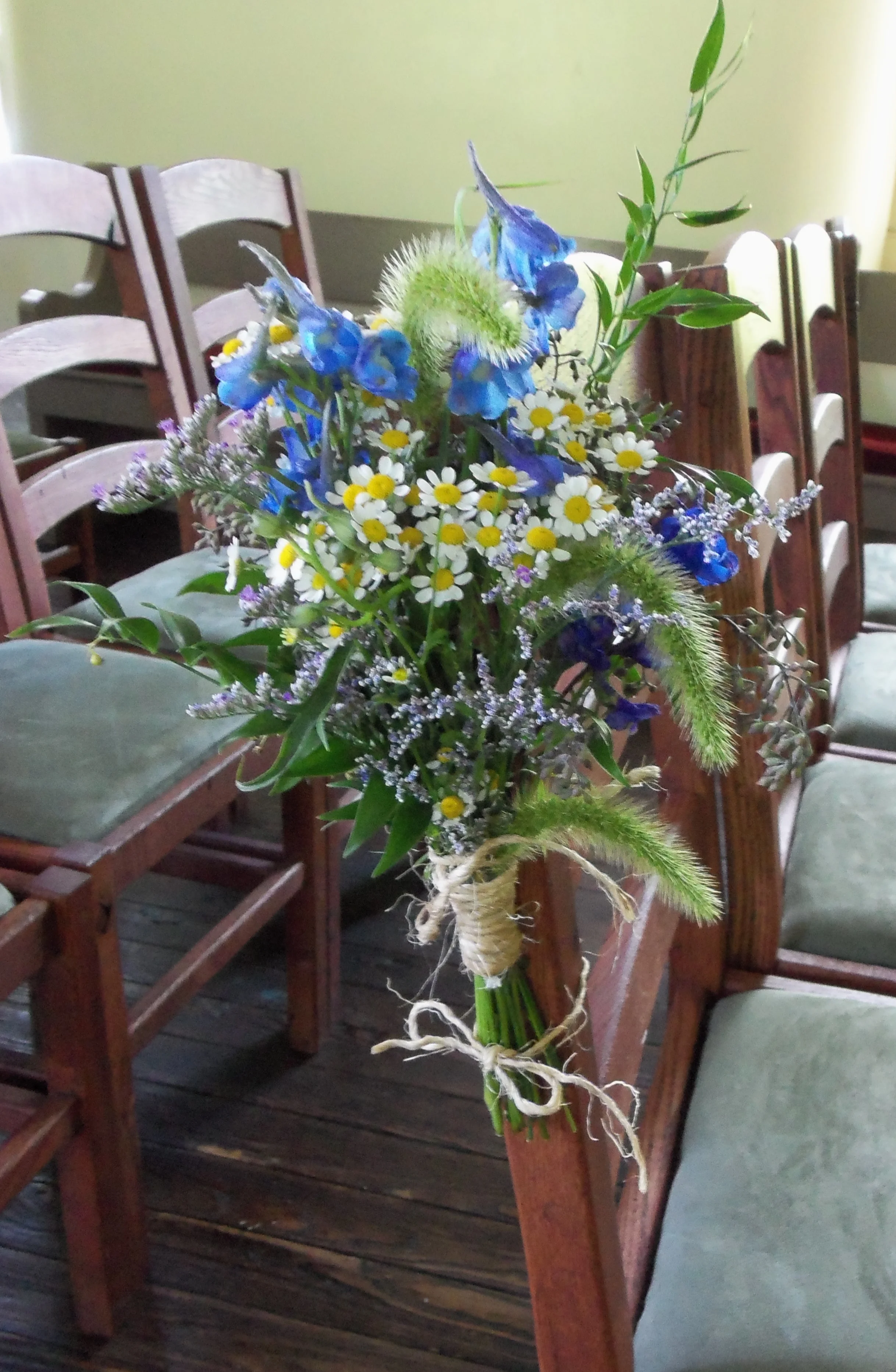 pod-shop-flowers-wedding-designs-141_9753440014_o.jpg
