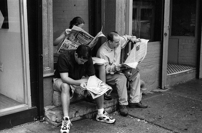 People-reading-newspapers.jpg