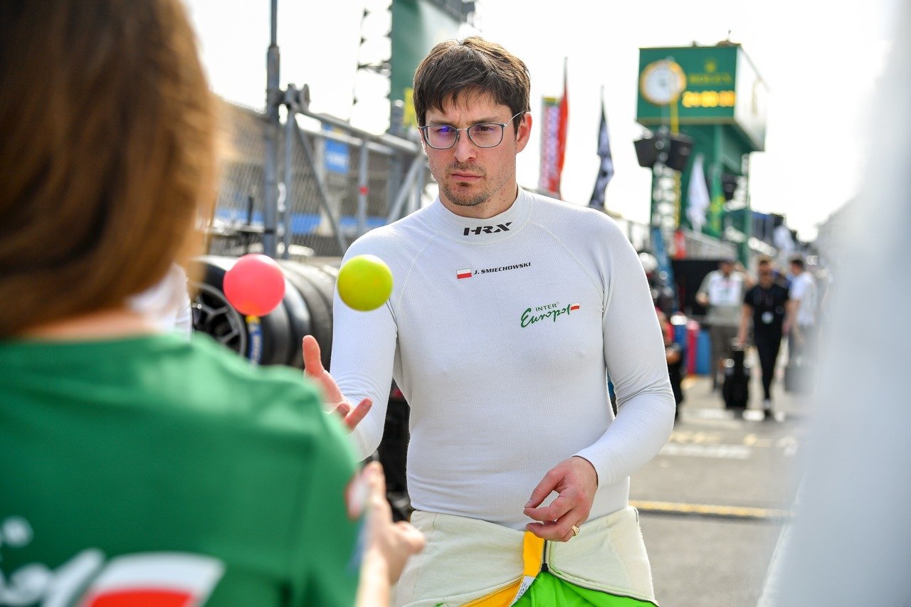 Kuba getting in the zone. 🎯💪🏻

#Go52 🟢🟡⁣
⁣
#IEC #PR1Motorsports #IMSA #ELMS #LMP2 #Oreca #teneg #ITisfaster #turbobakers #99rent #greenandyellow #endurance #racing #sportscars #motorsports #loveracing #sport #race #cars #racecar #justraceit #rac