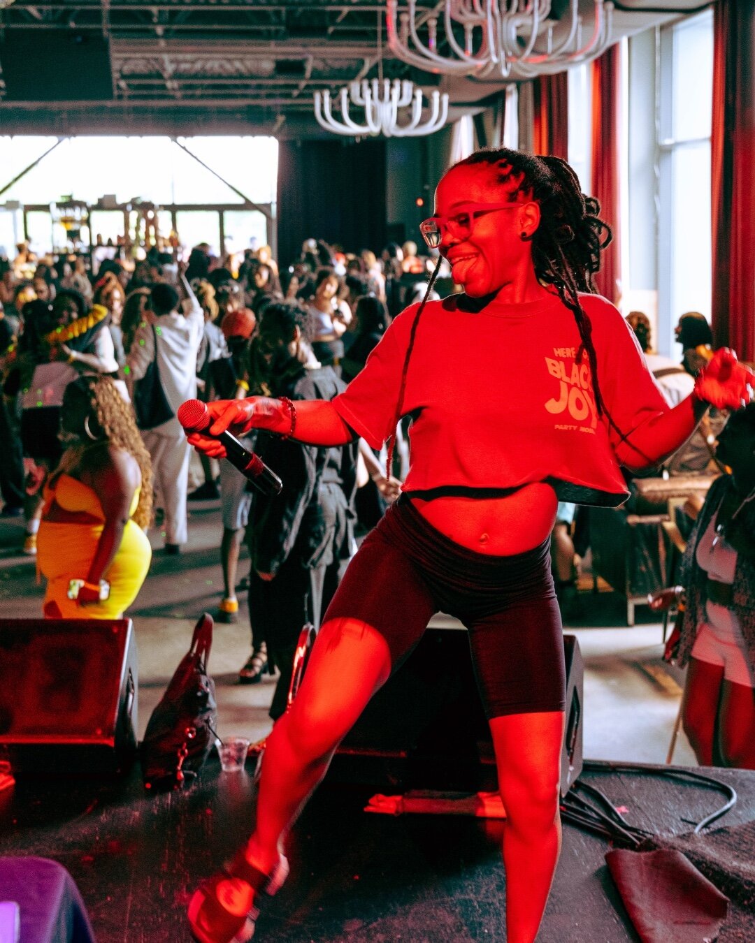 come vibe with our favorite dancin' ass DJ @RaeChardonnay at The Block Stage tomorrow at @thesilverroom block party at 8 pm! 
 
💵 Use the code &quot;partynoire&quot; for a discount! 
 
📸 @lyricnewbern 
. 
. 
. 
. 
#PartyNoire #BlackJoy #chicagoquee