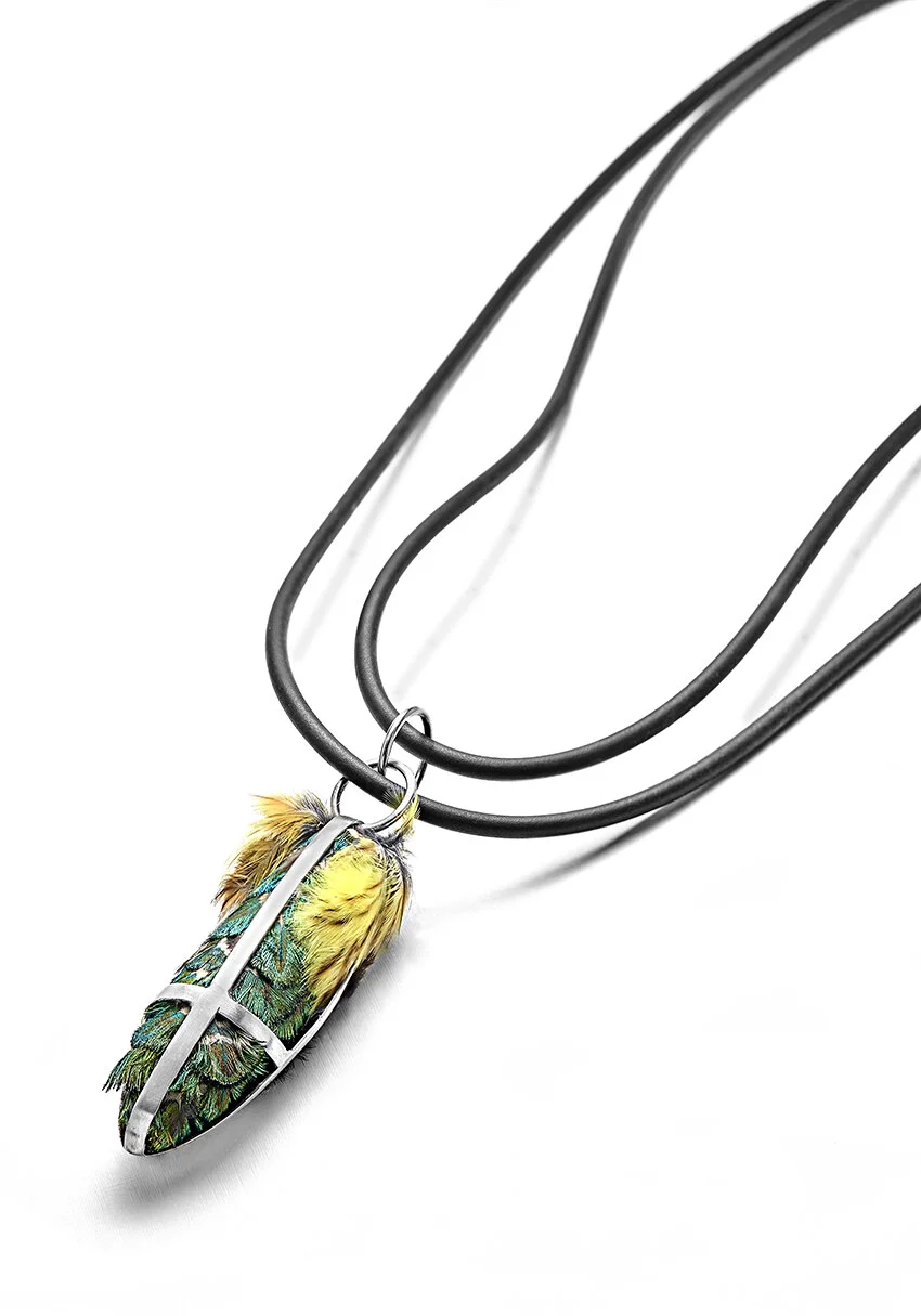 Collier Pâques. Argent plumes caoutchouc. Amira Sliman 2014