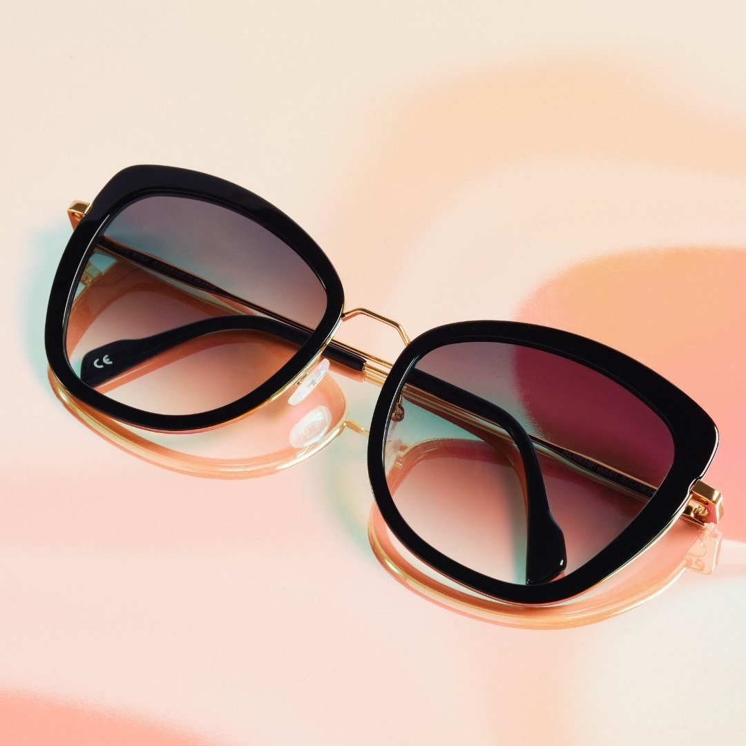 Andy Wolf ROSEHIP is embraces feminine charm in a metal frame with acetate Windsor rings and tips. The exclusive frame sold out immediately and lucky for you we have one left in a stunning navy blue and gold color combination.
The sunglasses are pair
