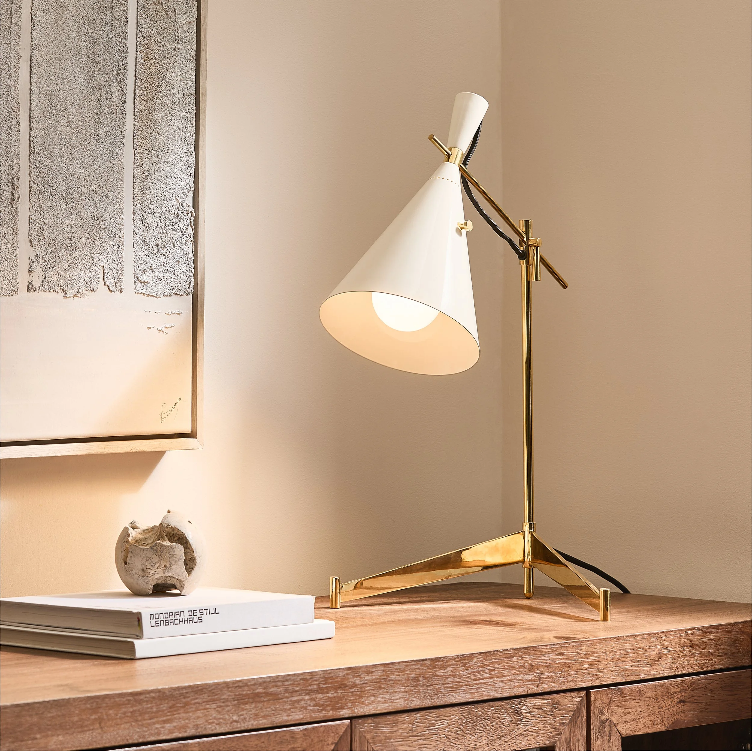 CB2_S25_508_Lamps_ON_021.jpg