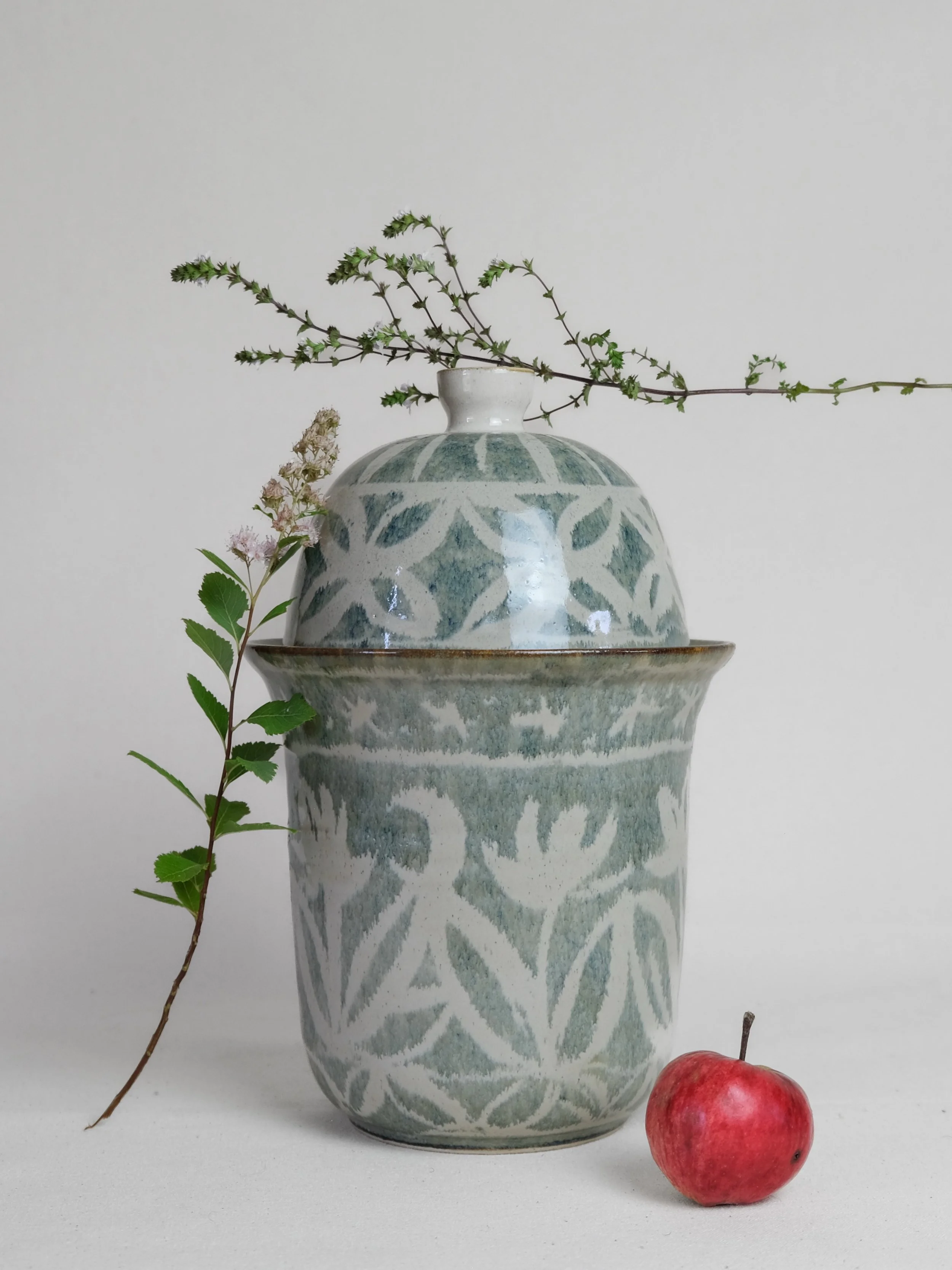Fermentation crock (2L) ~~

Glazed beige stoneware