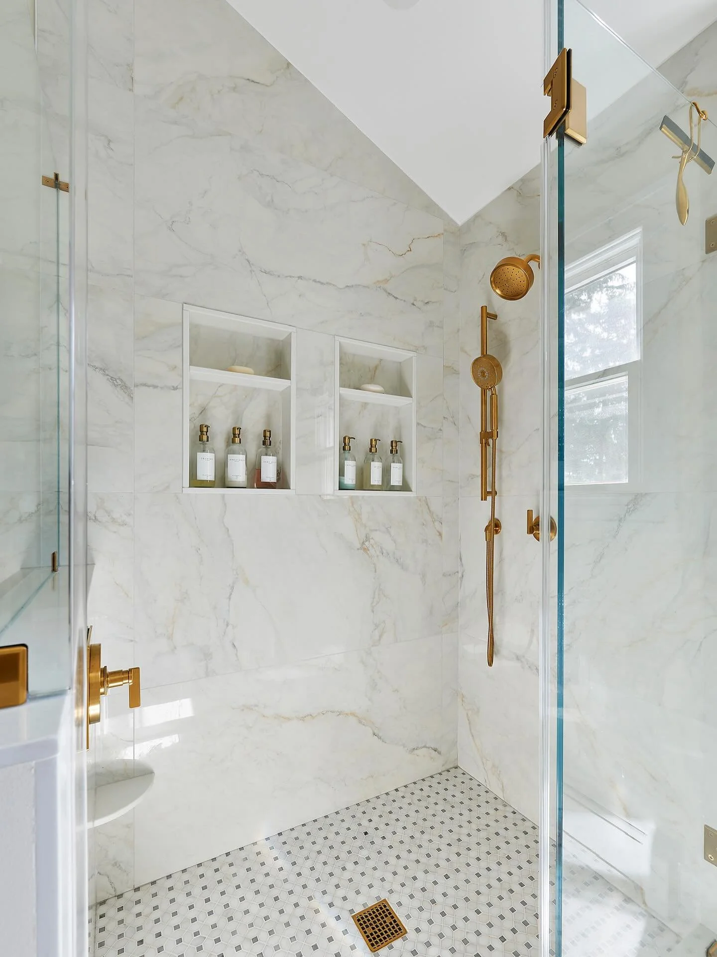There&rsquo;s something about brass, marble, and a little natural light that makes even the simplest routines feel like self-care. This bathroom is all about warmth, calm, and quiet luxury. The kind of space that makes you want to linger a little lon