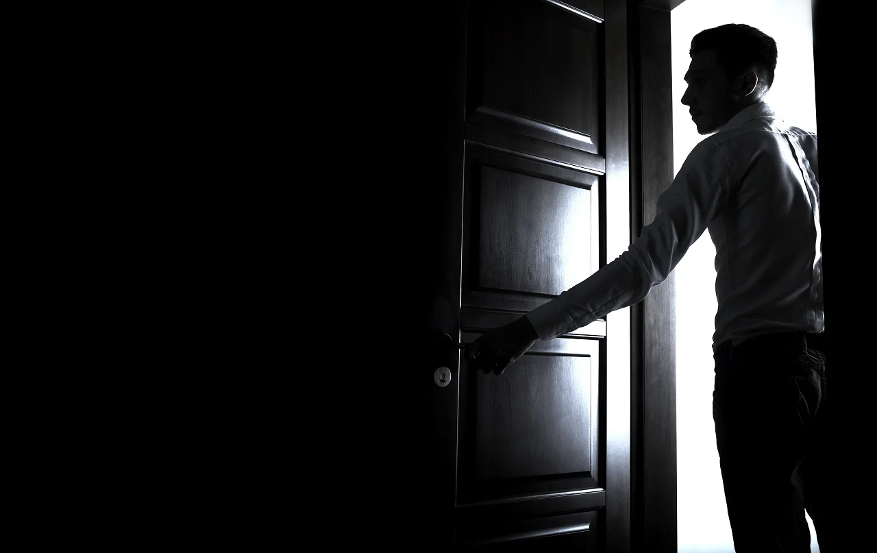 the-final-door-escape-room-columbia-sc-man-opens-door-small.jpg