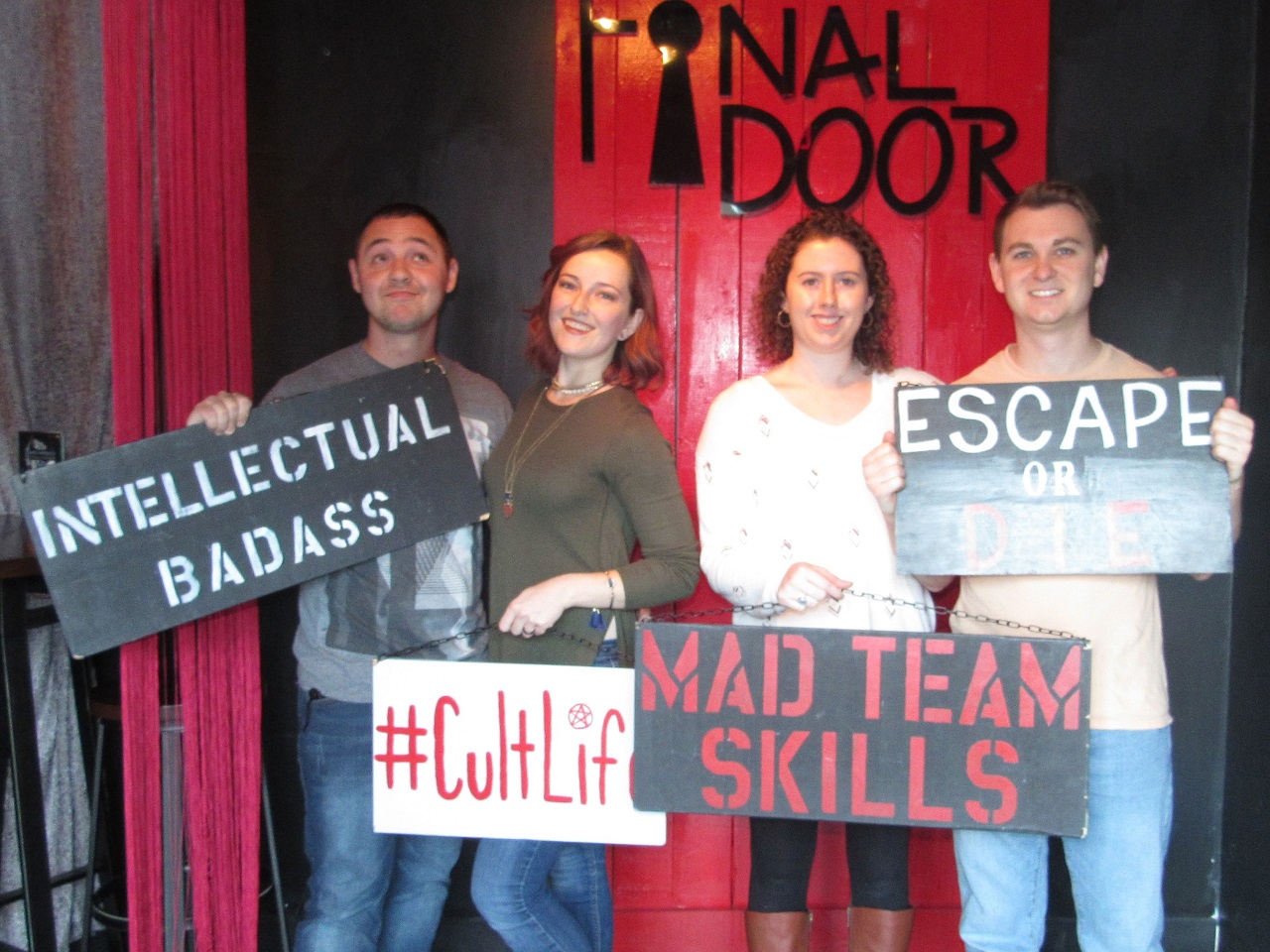 the-final-door-escape-room-columbia-sc-team-picture-nov-25-2017-03.jpg
