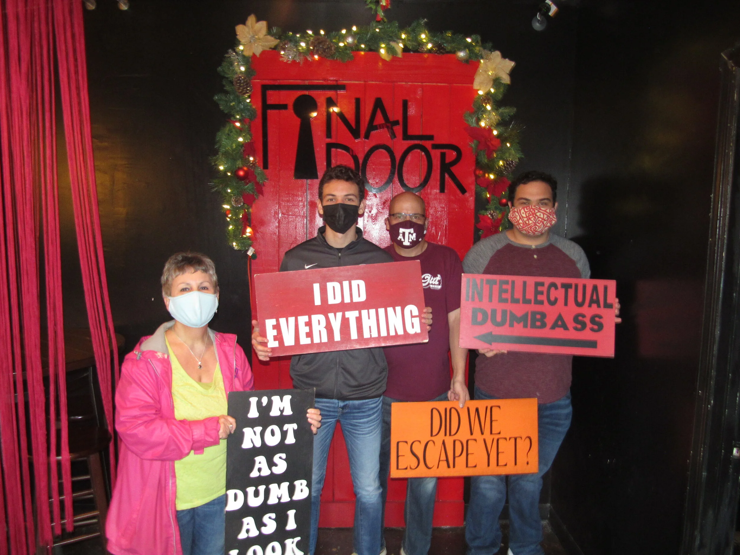 the-final-door-escape-room-columbia-sc-team-photos-1-1-21 (2).JPG
