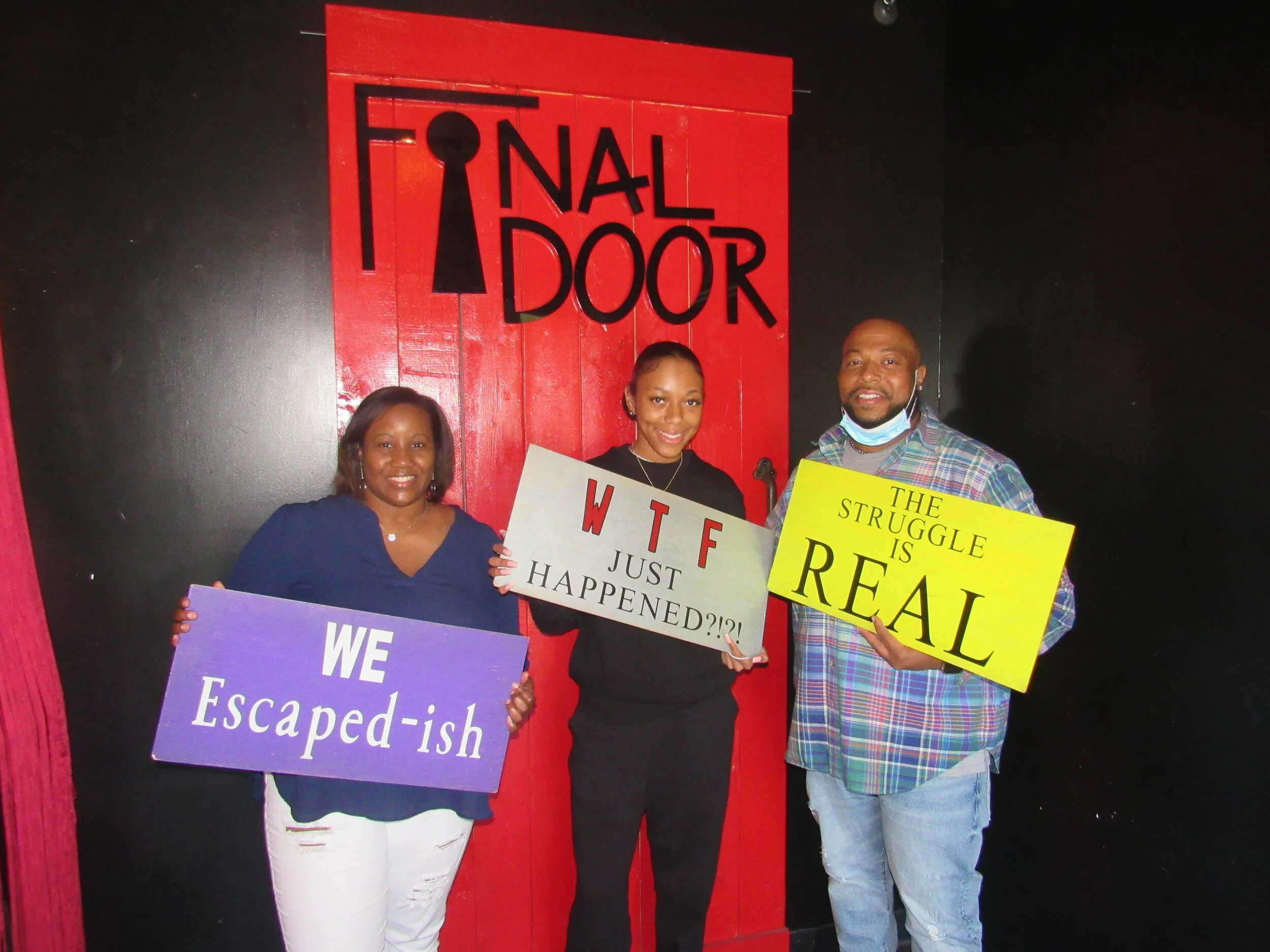 the-final-door-escape-room-columbia-sc-team-photos-04-02-21 (3).JPG