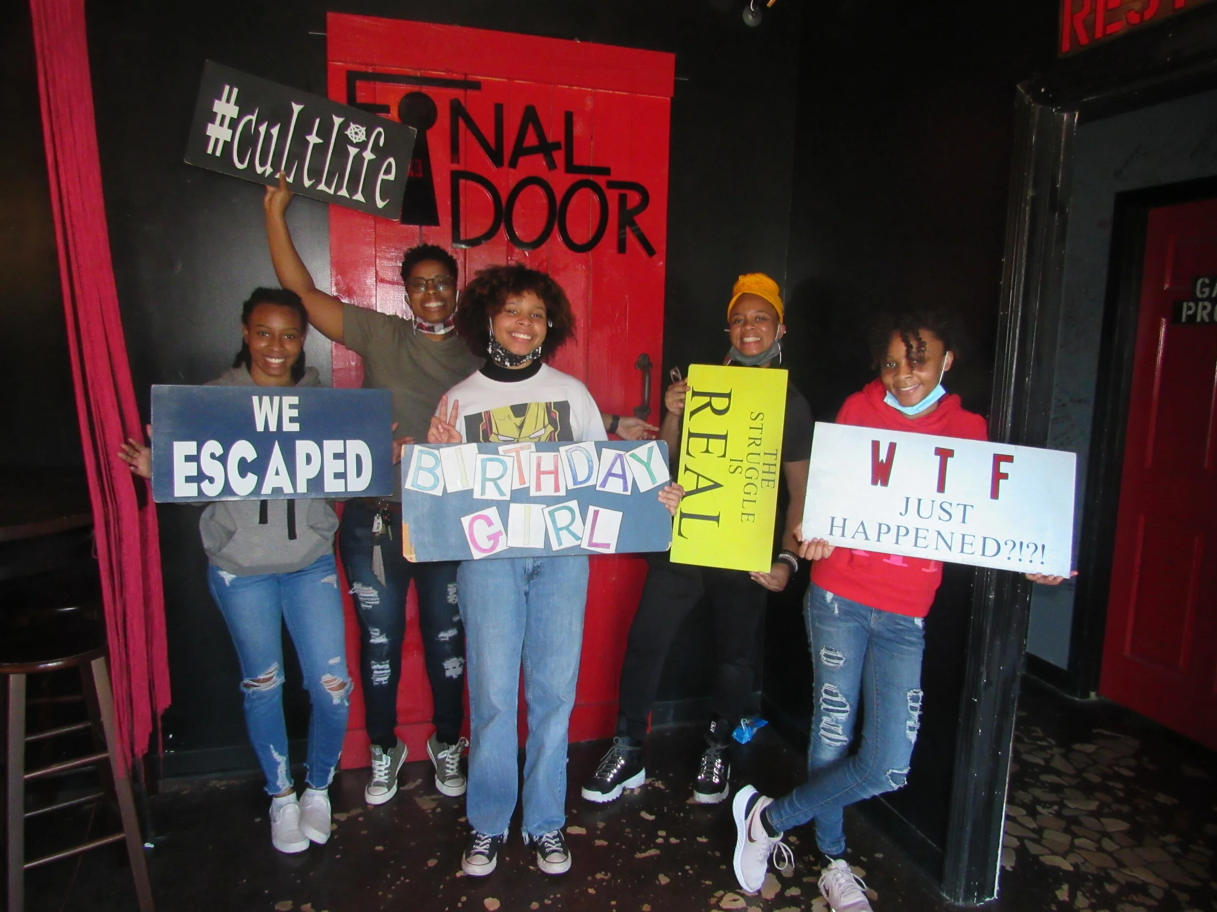 the-final-door-escape-room-columbia-sc-team-photos-04-04-21 (3).JPG