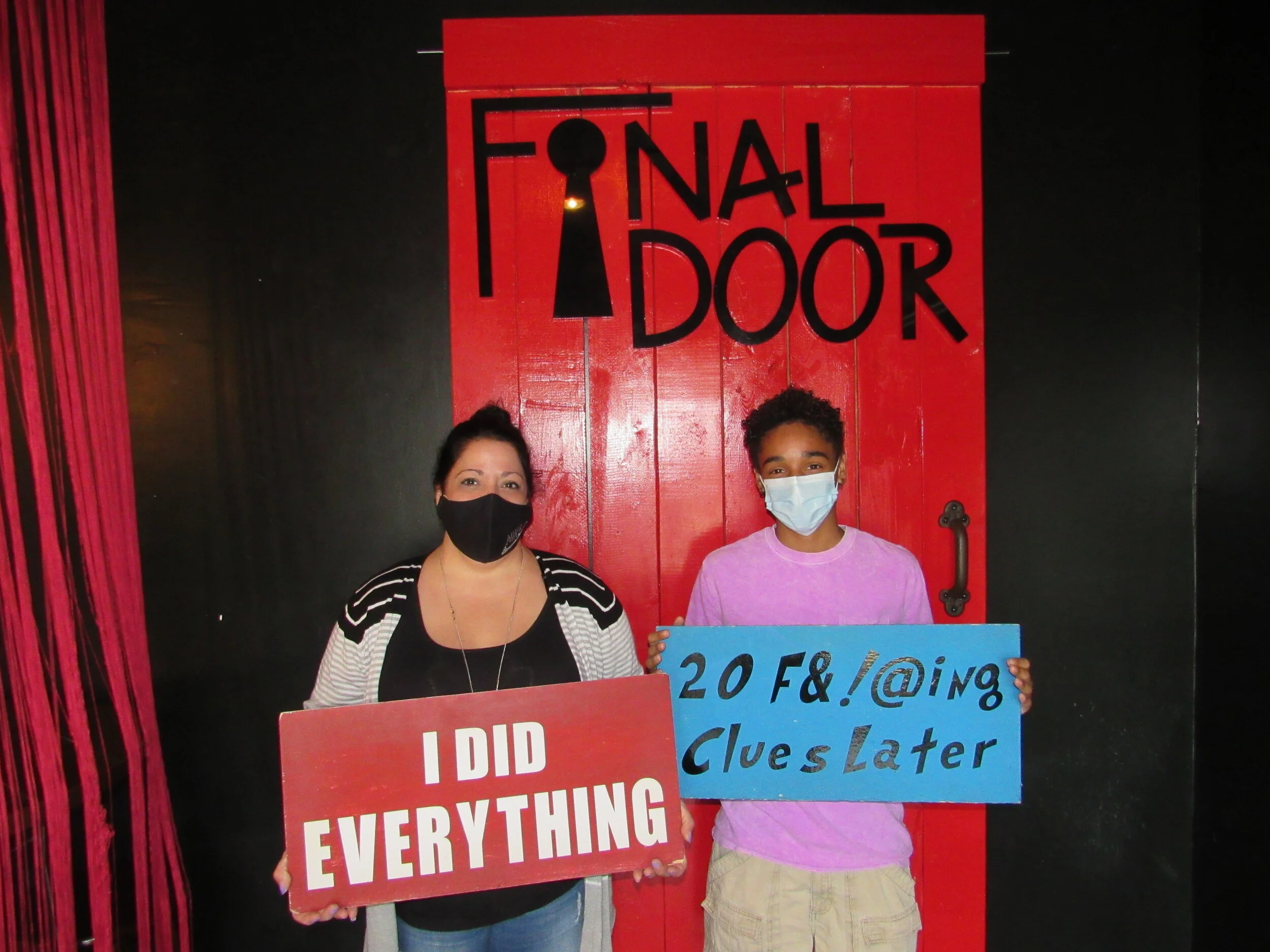 the-final-door-escape-room-columbia-sc-team-photos-04-11-21 (8).JPG