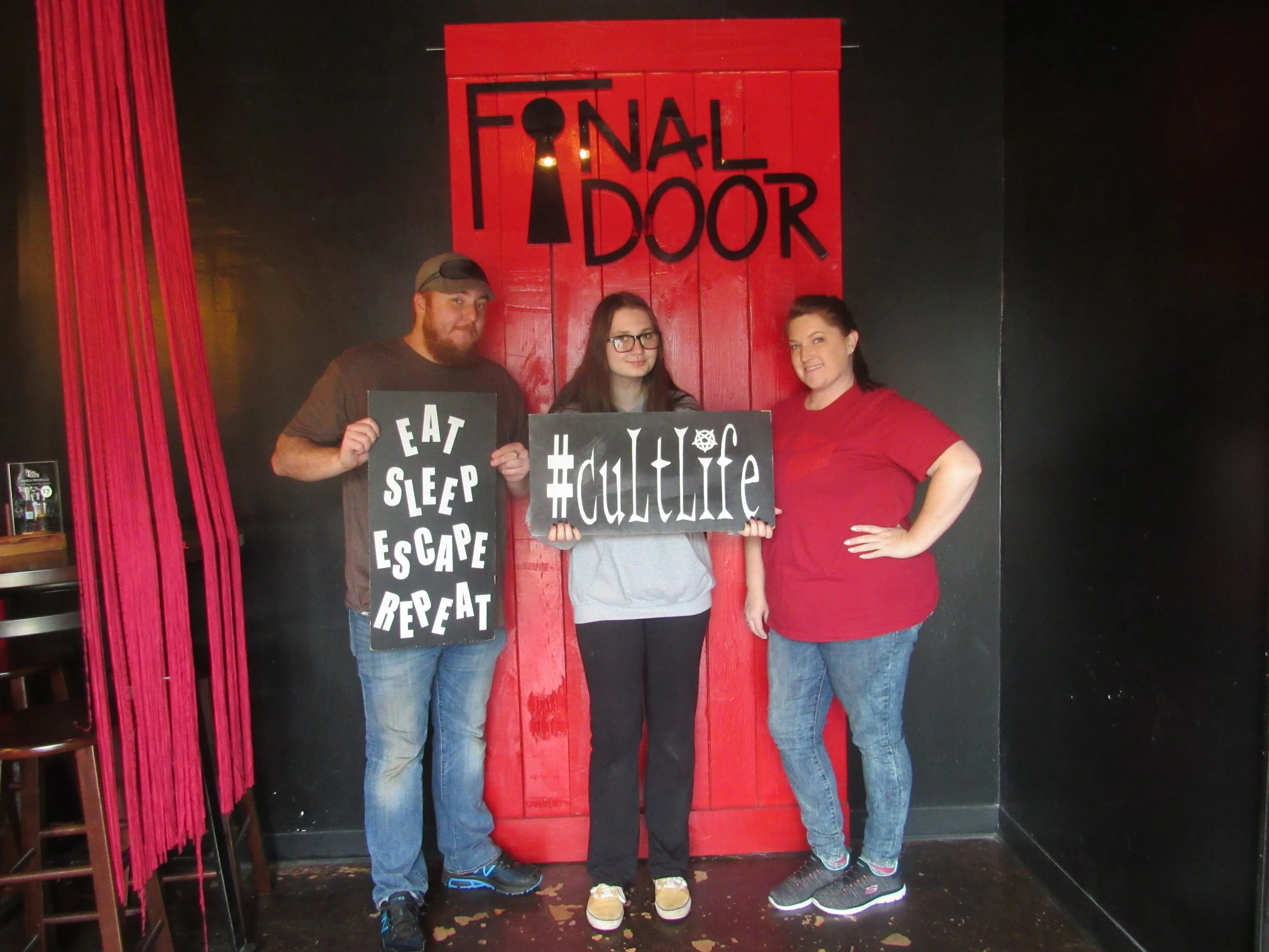the-final-door-escape-room-columbia-sc-team-photos-05-04-21 (3).JPG