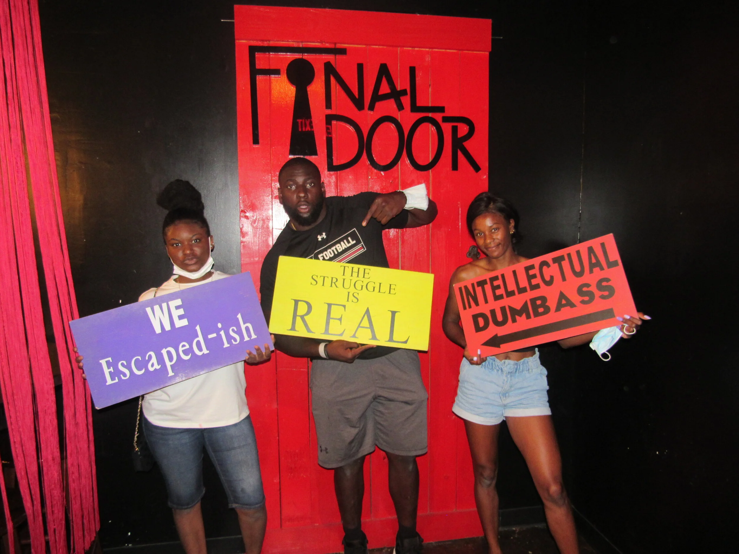 the-final-door-escape-room-columbia-sc-team-photos-05-05-21 (5).JPG