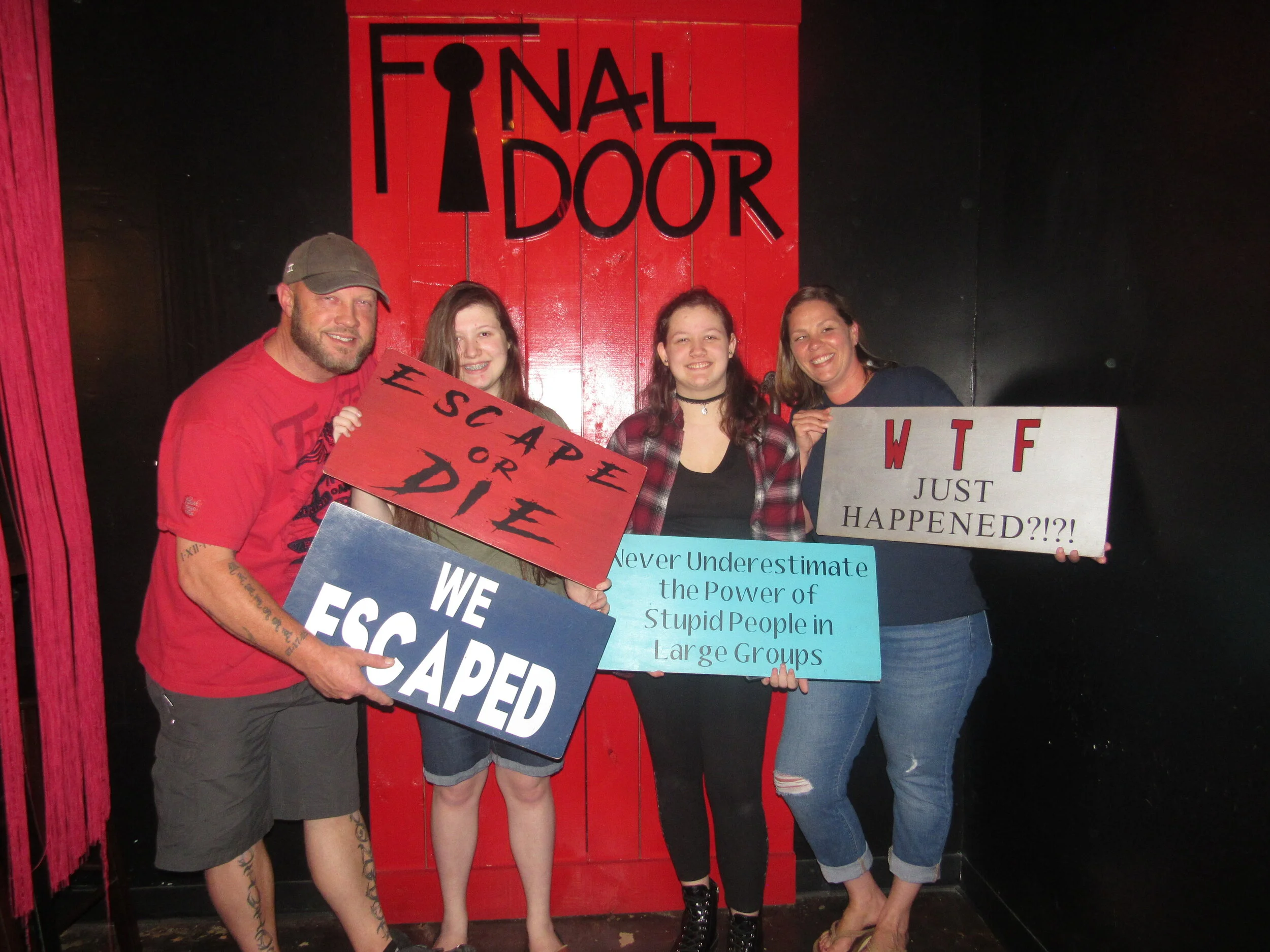 the-final-door-escape-room-columbia-sc-team-photos-05-22-21 (19).JPG