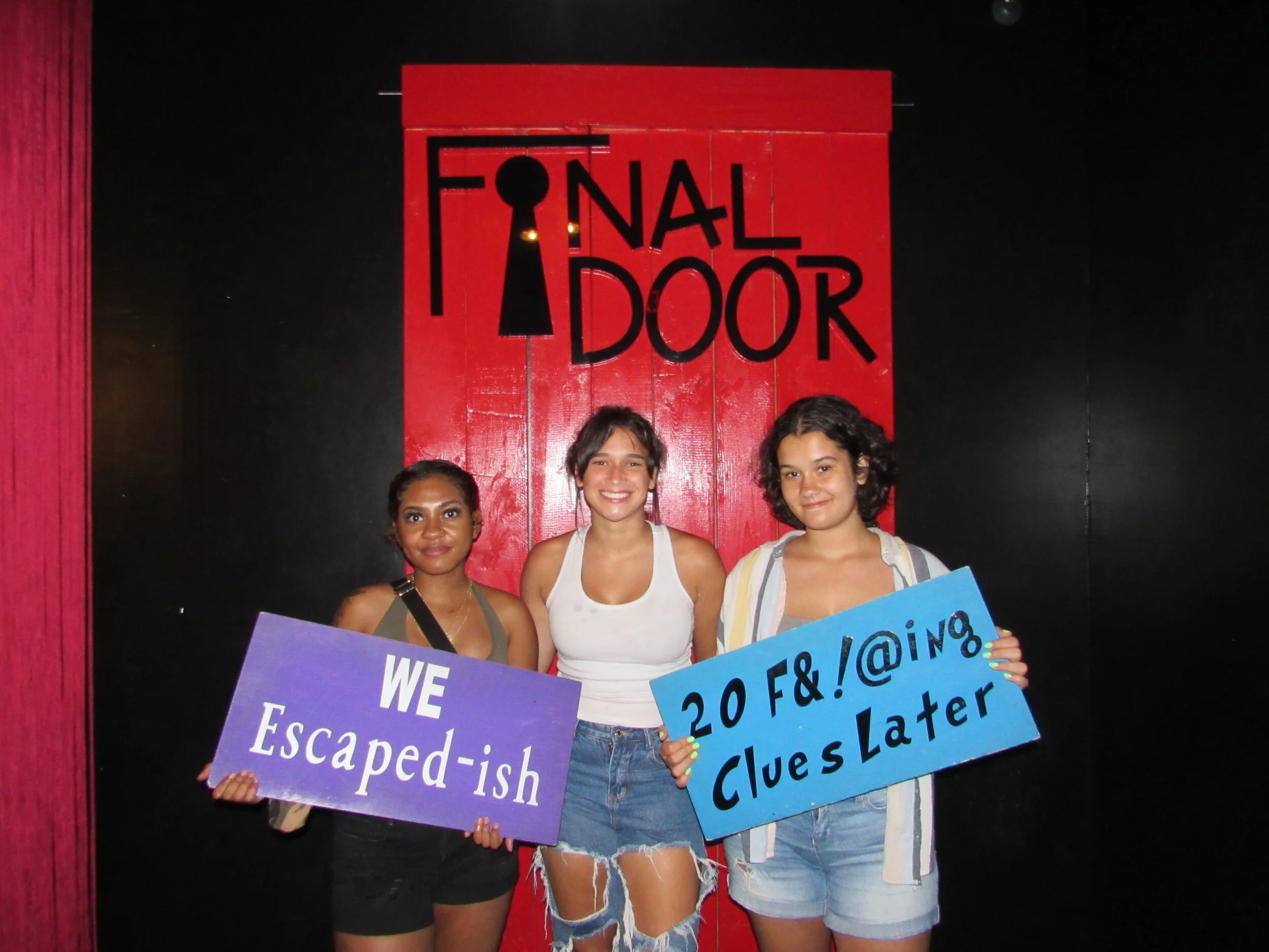 the-final-door-escape-room-columbia-sc-team-photos-08-10-21 (6).JPG