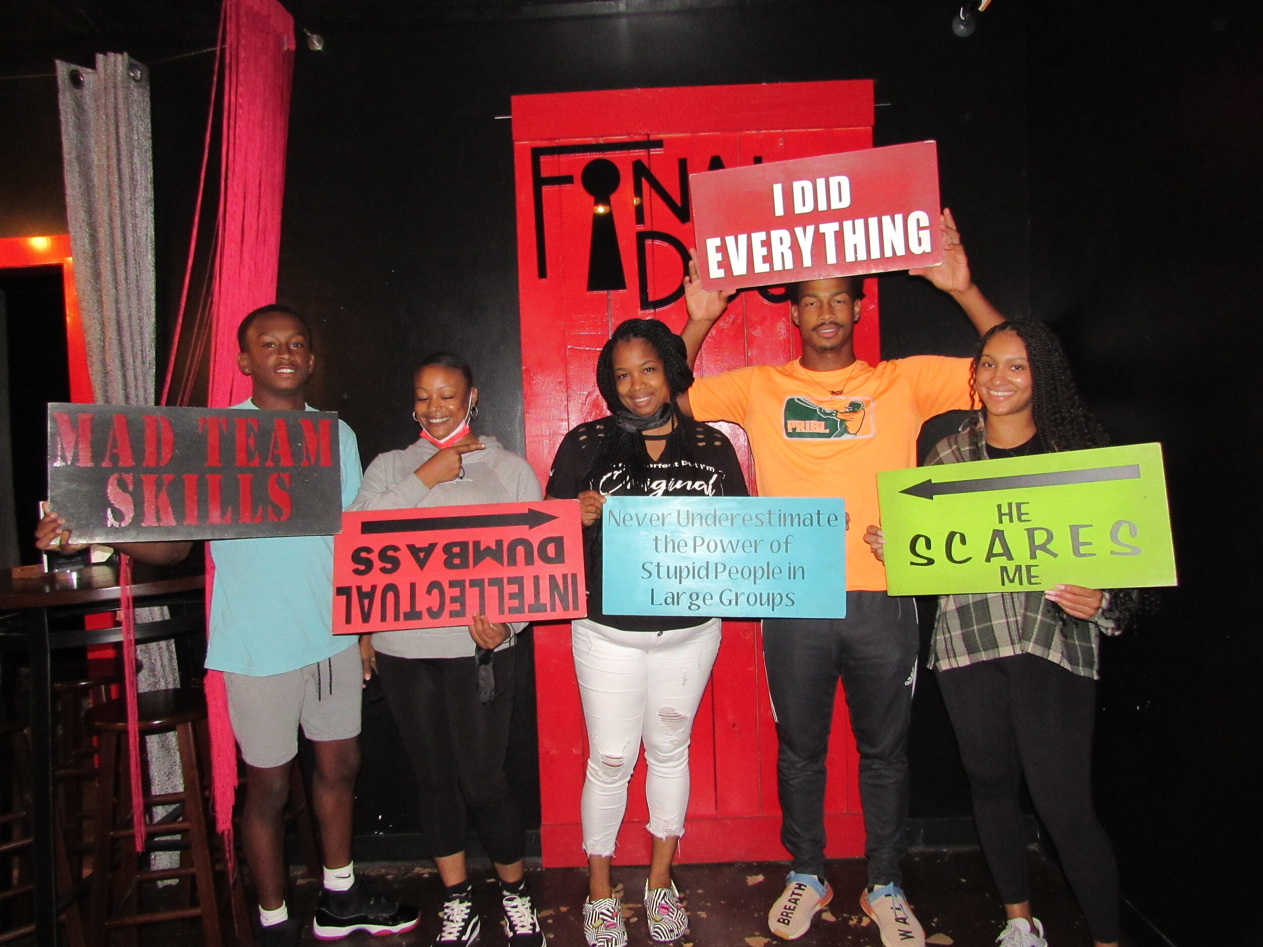 the-final-door-escape-room-columbia-sc-team-photos-08-10-21 (15).JPG