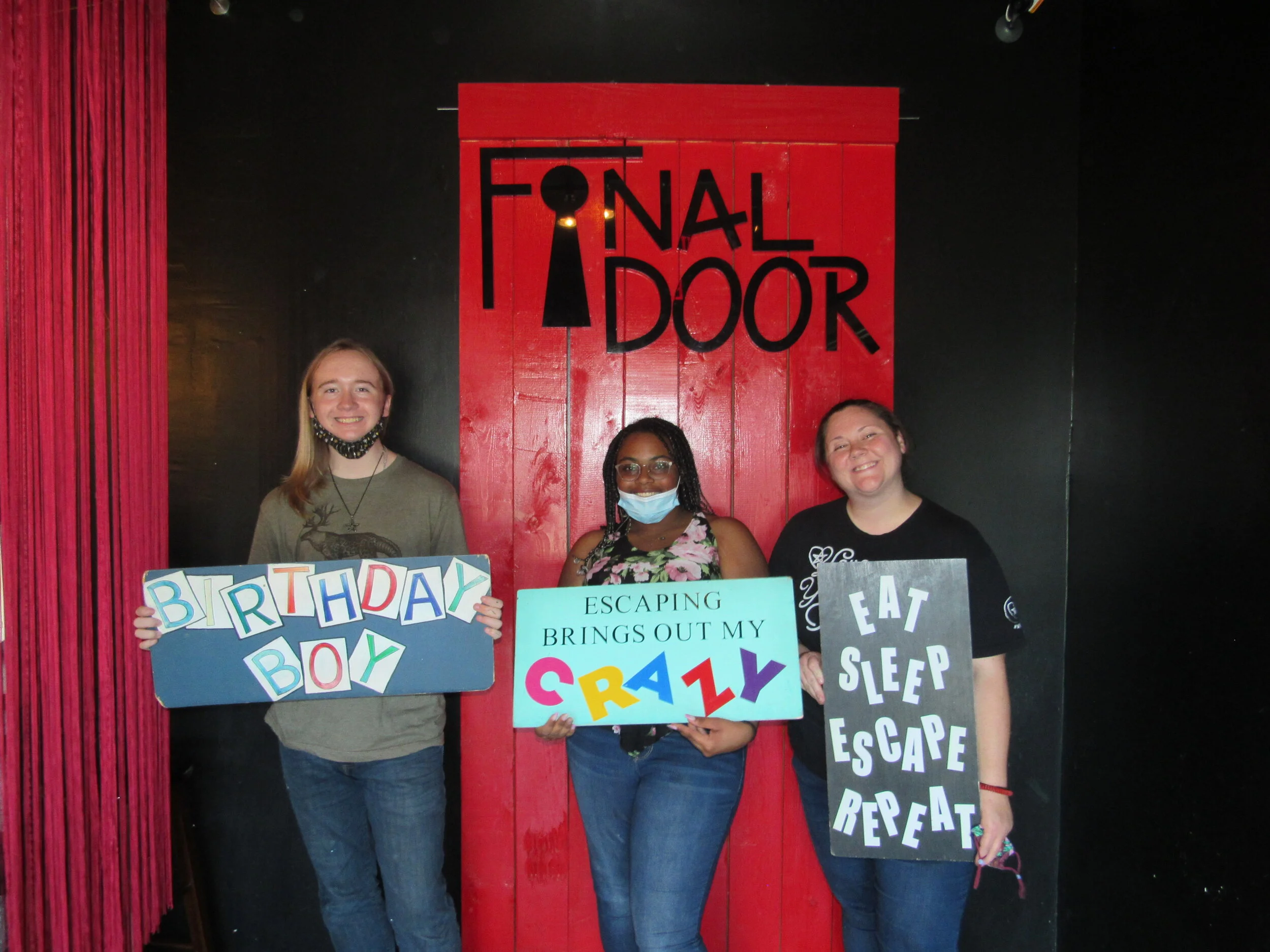 the-final-door-escape-room-columbia-sc-team-photos-09-04-21 (10).JPG
