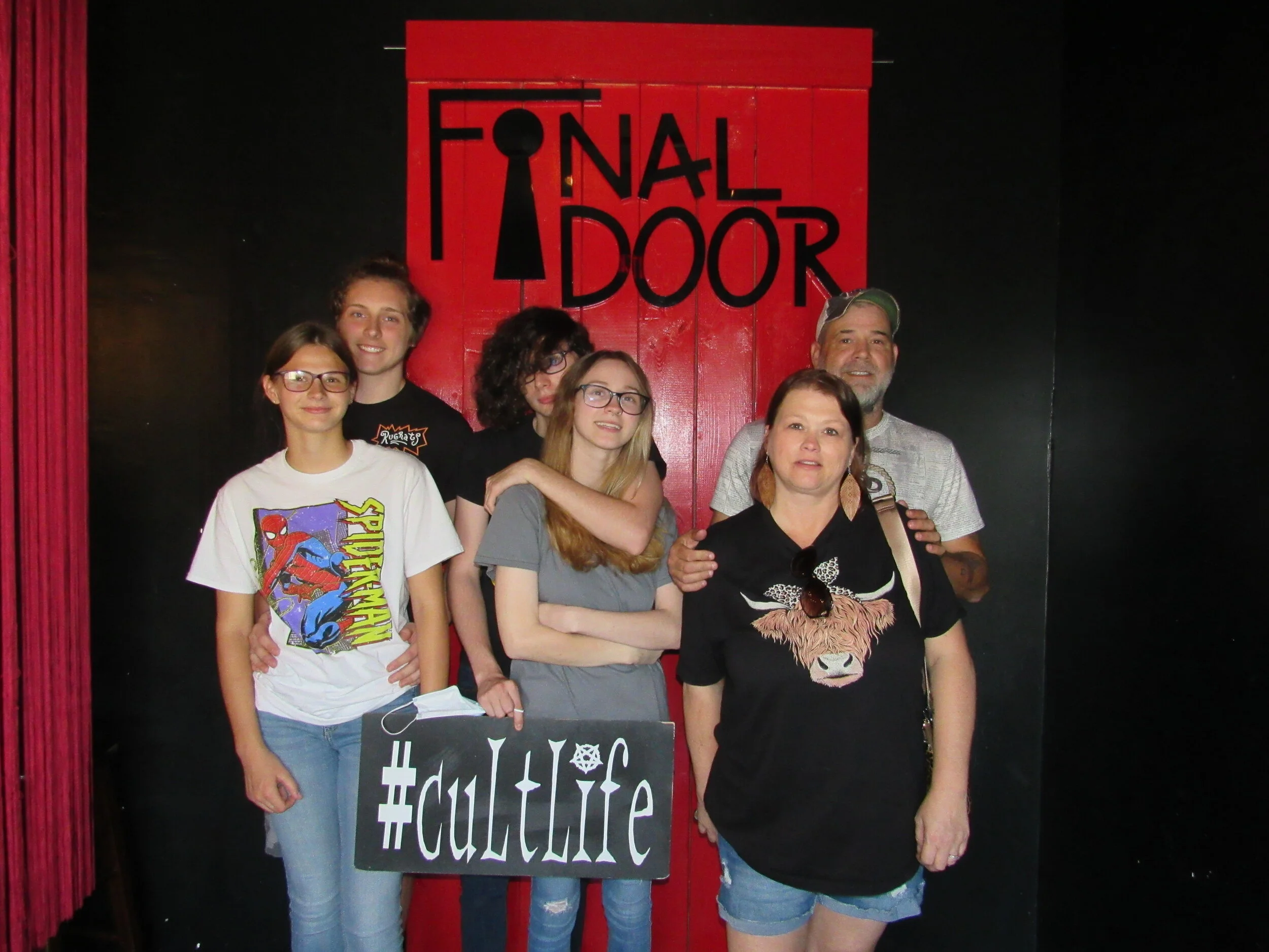 the-final-door-escape-room-columbia-sc-team-photos-09-05-21 (7).JPG