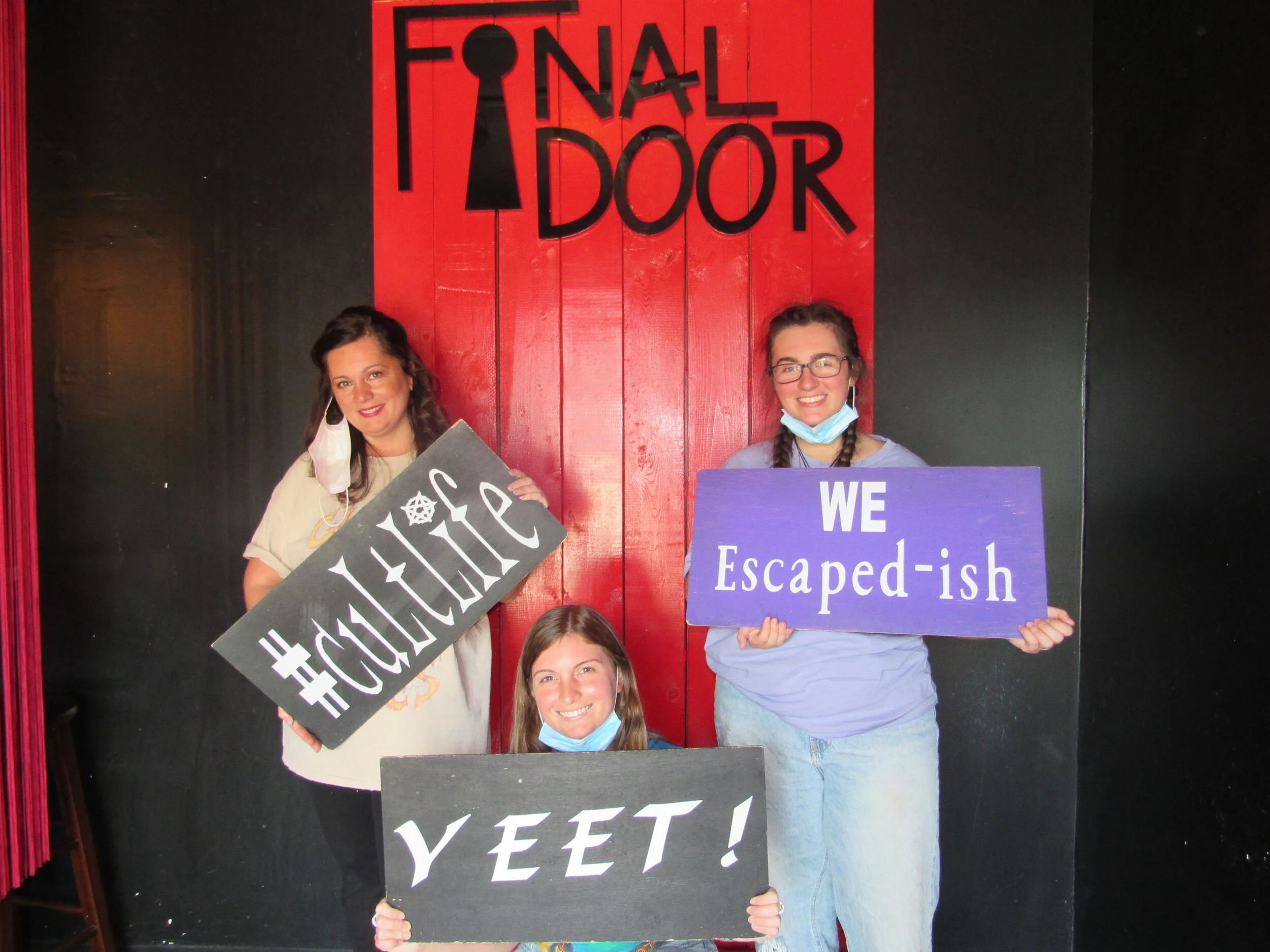 the-final-door-escape-room-columbia-sc-team-photos-09-06-21 (6).JPG