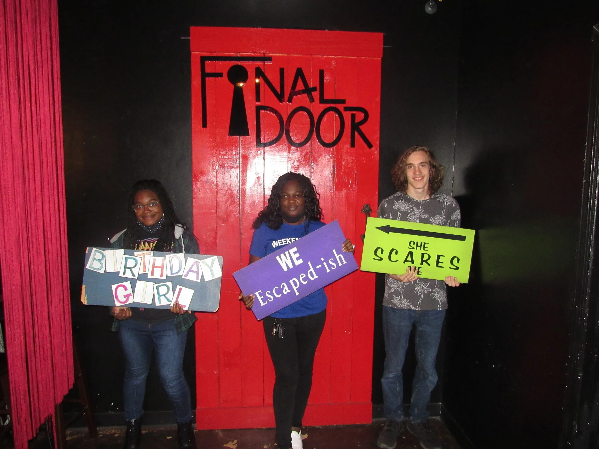 the-final-door-escape-room-columbia-sc-team-photos-09-08-21 (1).JPG