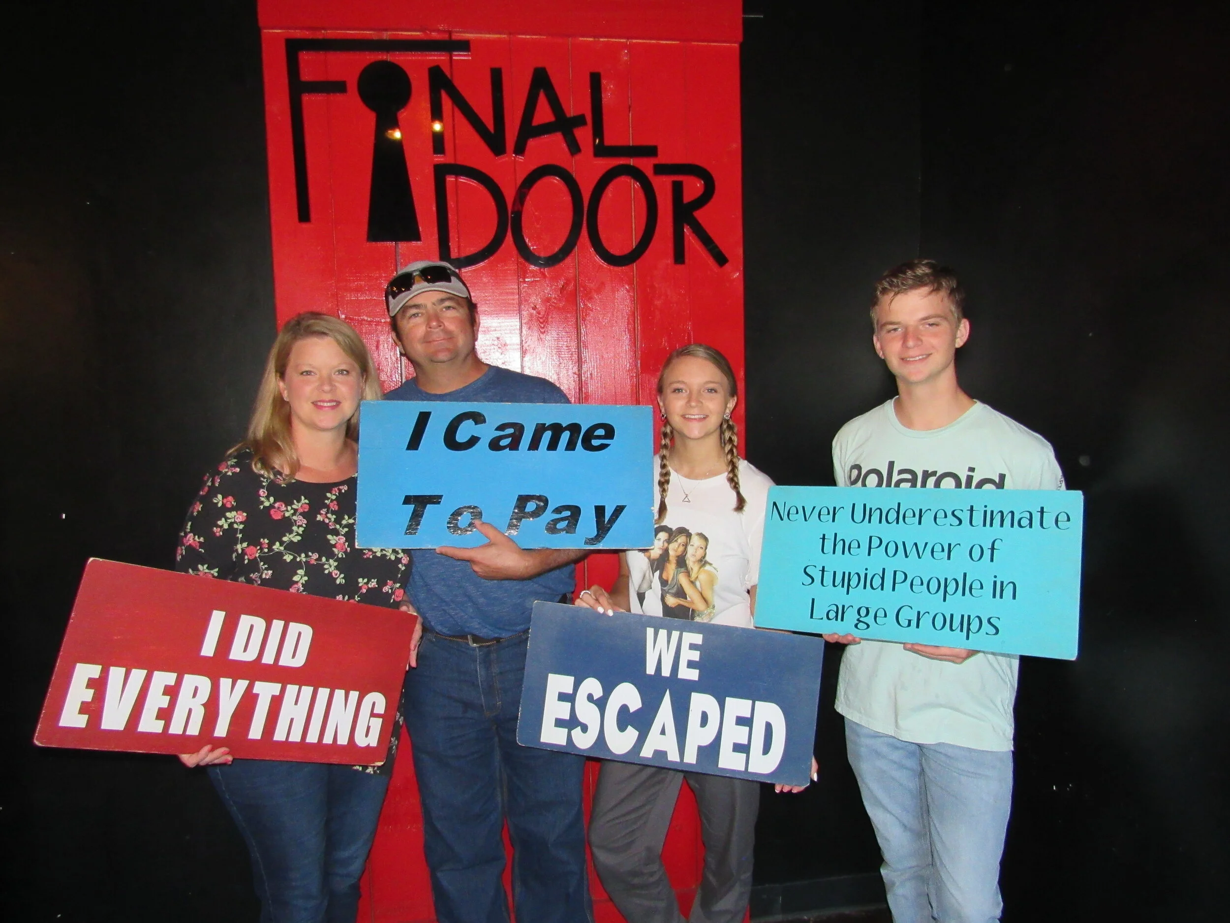 the-final-door-escape-room-columbia-sc-team-photos-09-26-21 (5).JPG