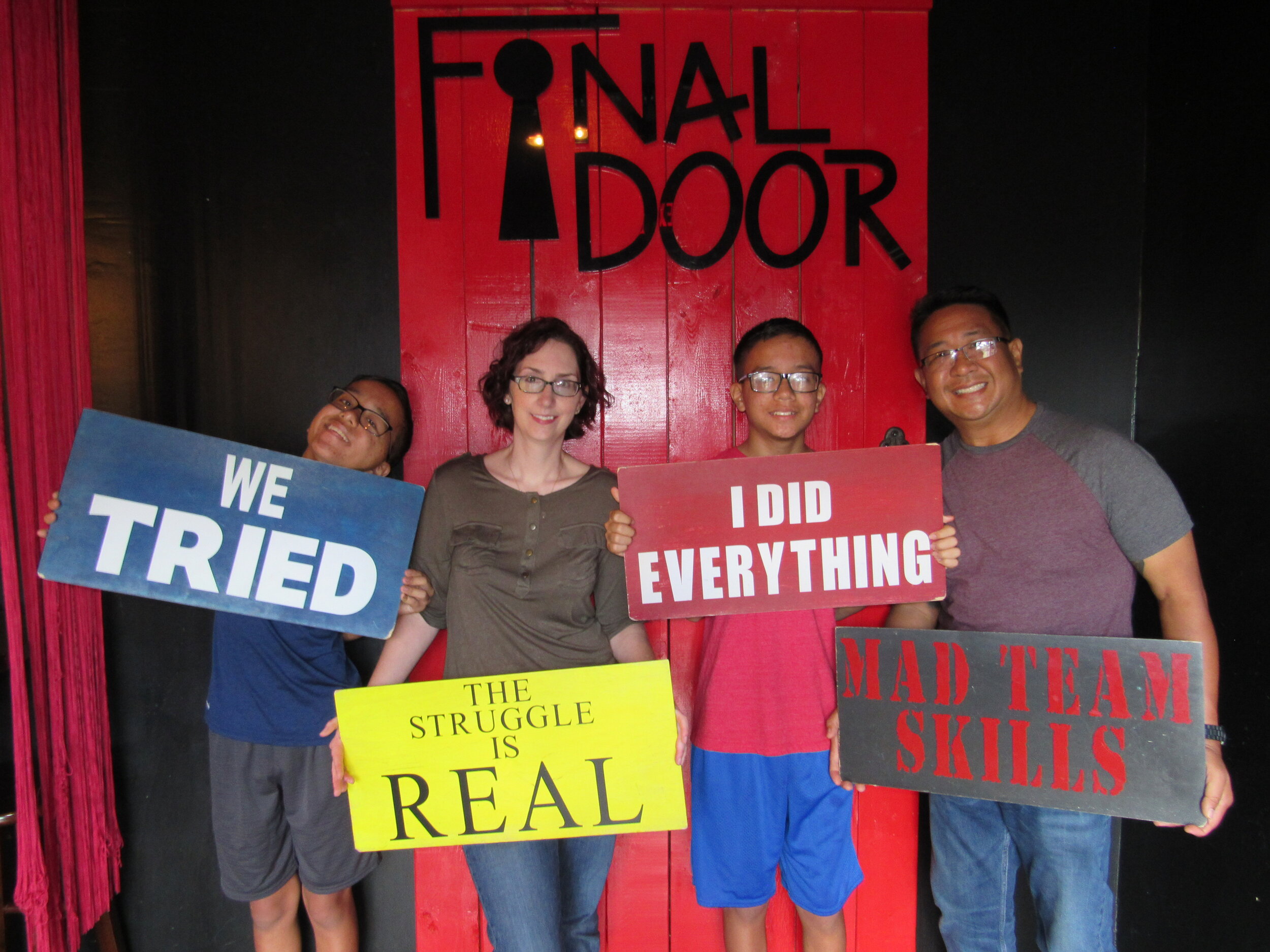 the-final-door-escape-room-columbia-sc-team-photos-10-09-21 (5).JPG